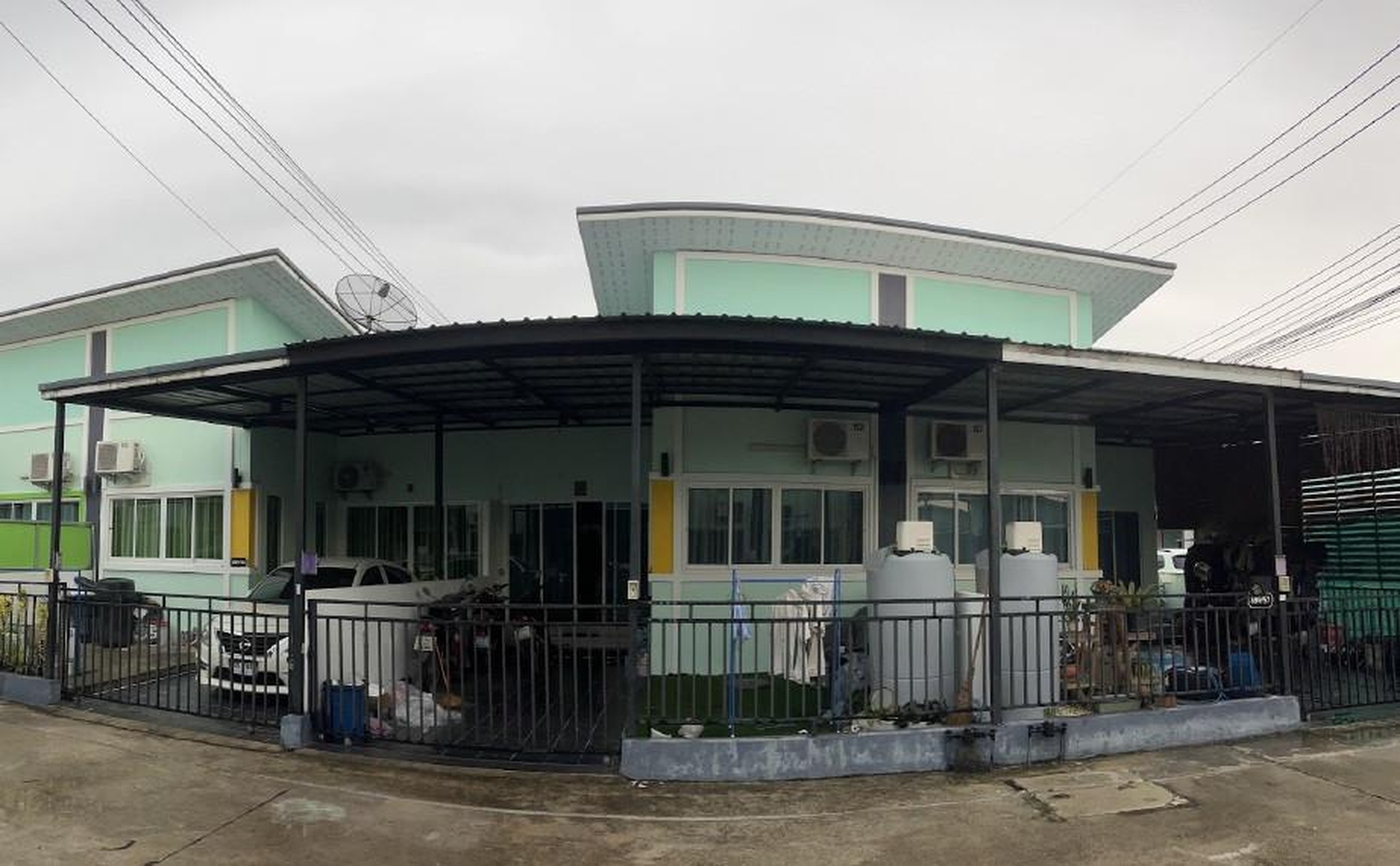 ทรัพย์สถาบันโดย GHB ทาวน์เฮาส์ เอสดี ฮิลล์ (Chamchuri Town)
