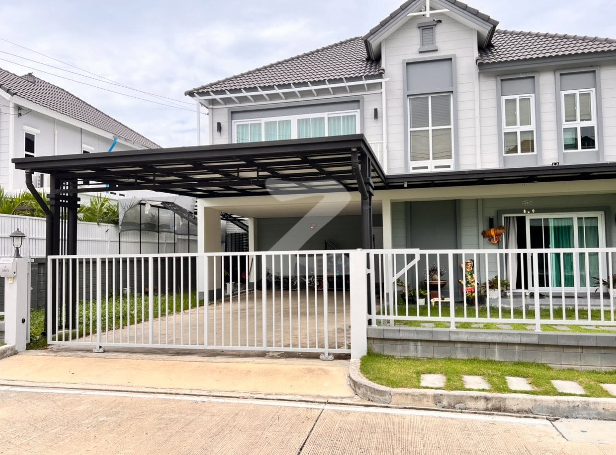 ขายบ้านเดี่ยว หมู่บ้านแกรนด์สิวารมณ์บางปู ฟังก์ชั่น 4 ห้องนอน 3 ห้องน้ำ 2 ที่จอดรถ      : เจ้าของขายเอง (งดรับนายหน้า)