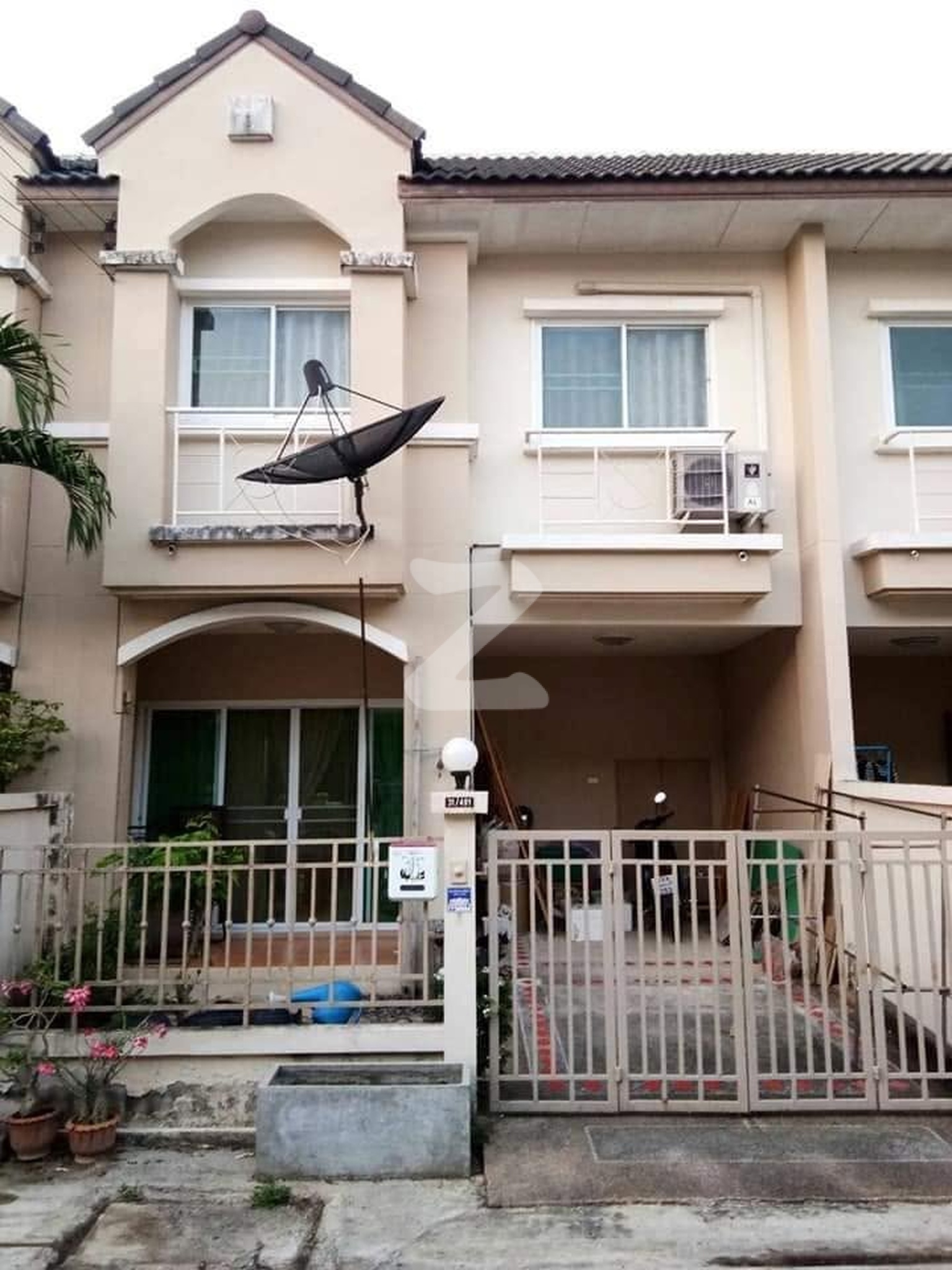🏠ขาย - #บ้านทาวน์โฮมมือสอง โครงการสินธานีแกรนด์วิลล์ คลอง 5 ใกล้มอเตอร์เวย์#  เจ้าของบ้านขายเอง 📣 ซื้ออยู่เองก็สบาย ซื้อไว้ขายก็กำไร : เจ้าของขายเอง (งดรับนายหน้า)