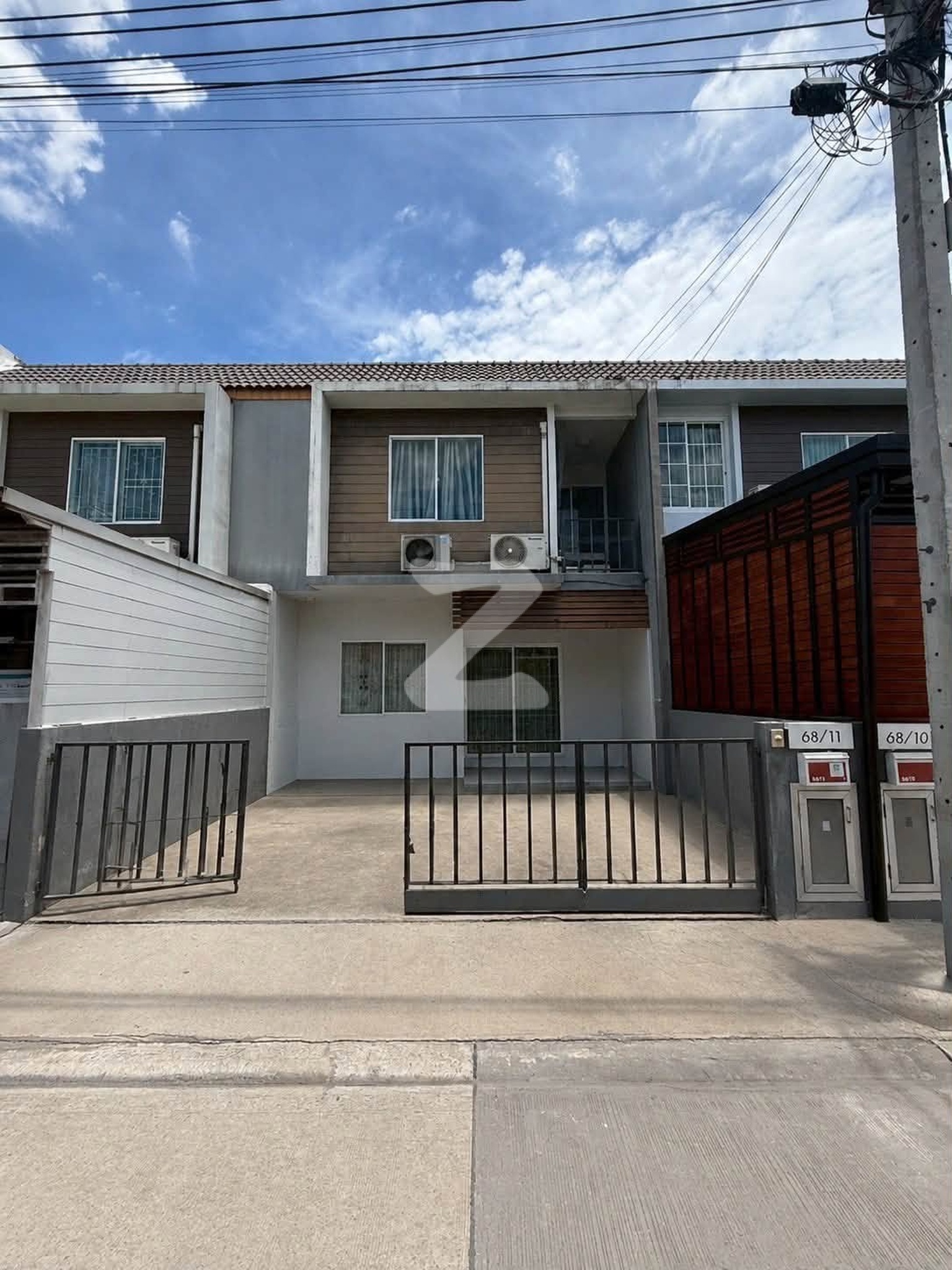 บ้านทาวน์โฮม หลังที่2 ตรงข้ามไม่ติดใคร ใกล้ป้อมยาม ซอยแรก หมู่บ้านอารียา เดอะวิลเลจ กาญจนาภิเษก-ราชพฤกษ์ เฟต 8 : เจ้าของขายเอง (งดรับนายหน้า)