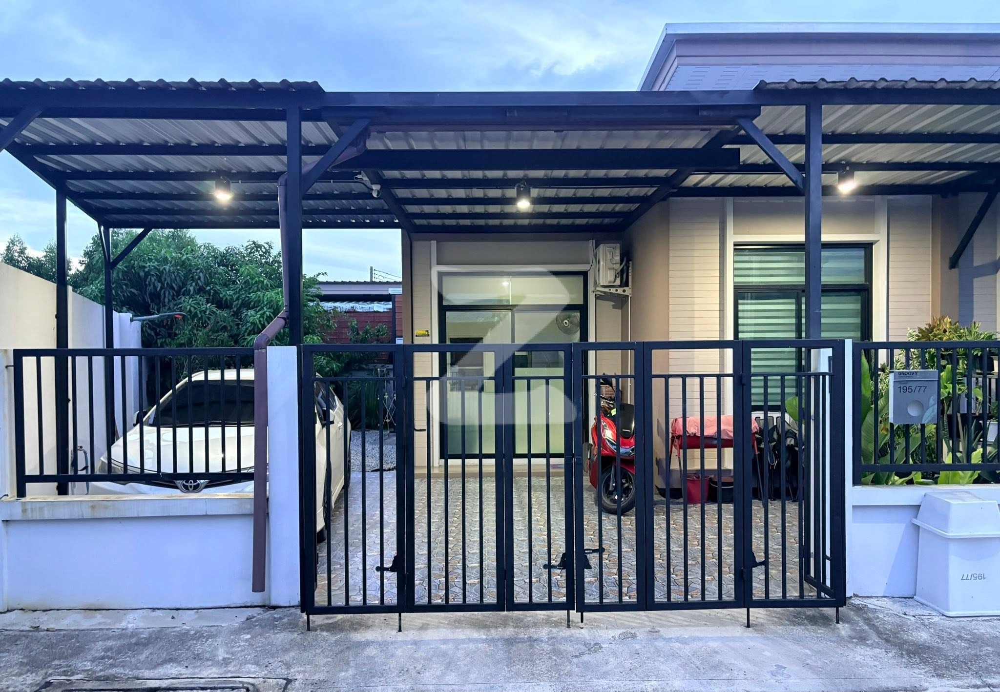 🏡เจ้าของขายเอง ทาวน์โฮมชั้นเดียว ตามสภาพ 📌หมูบ้านกรูฟวี่ไลท์ บางละมุง                       : เจ้าของขายเอง (งดรับนายหน้า)