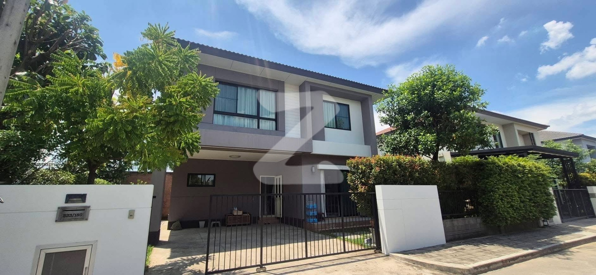 บ้านเดี่ยว อยู่ซอยสุดท้าย หลังบ้านไม่ติดกับใคร เจ้าของขายเอง                            : เจ้าของขายเอง (งดรับนายหน้า)