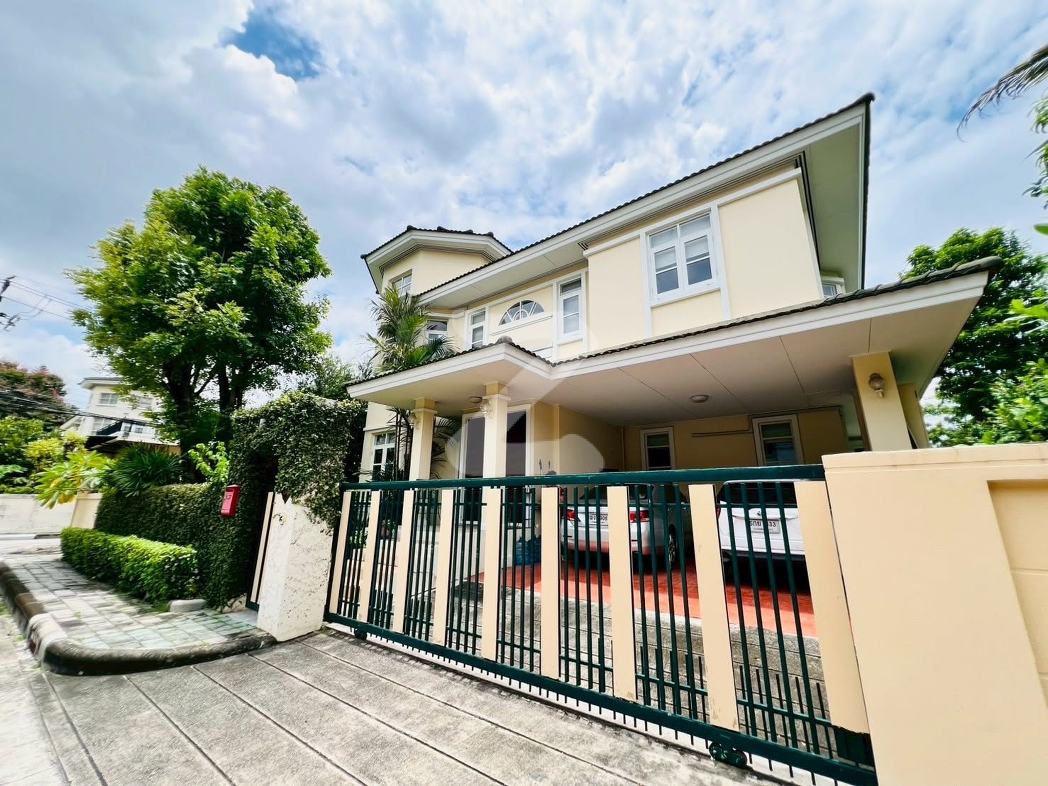 📌Owner Post📌 ยินดีรับเอเจ้นค่ะ (𝐓𝐡𝐞 𝐄𝐧𝐠𝐥𝐢𝐬𝐡 𝐯𝐞𝐫𝐬𝐢𝐨𝐧 𝐢𝐬 𝐛𝐞𝐥𝐨𝐰) 📍บ้านให้เช่าที่ หมู่บ้านโกลเด้น นครา อ่อนนุช 65  : เจ้าของให้เช่าเอง (งดรับนายหน้า)