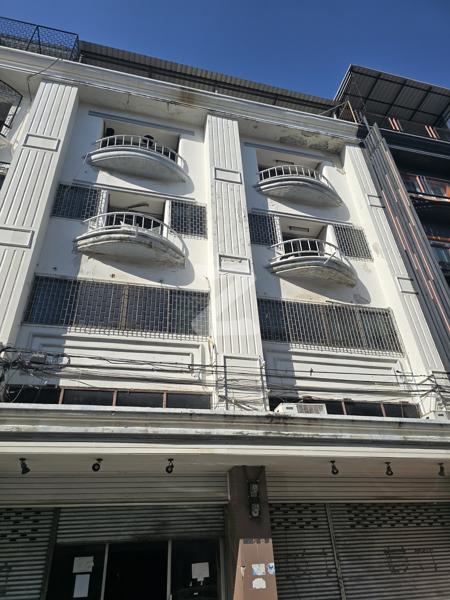 ตึกแถวให้เช่าทำเลดีใกล้ mrt สายสีม่วงและสายสีแดงสถานีบางซ่อน (เพิ่งRenovateใหม่) : โดยนายหน้า/ตัวแทน