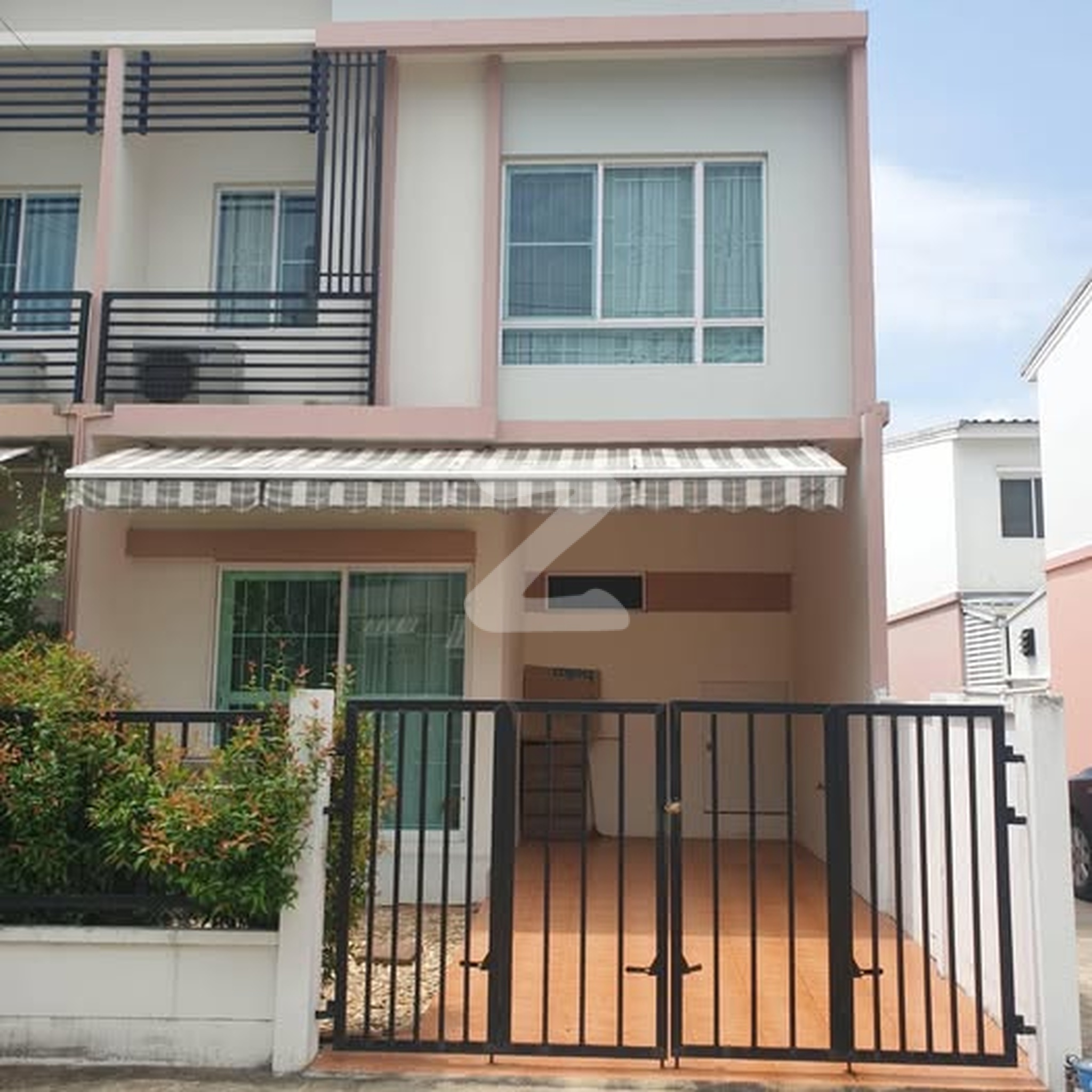 🏡 หมู่บ้านพลีโน่ รัตนาธิเบศร์ - ชัยพฤกษ์ 📣 ขายทาวน์เฮ้าส์ 2 ชั้น พื้นที่ 18.3 ตารางวา (หลังริม) : เจ้าของขายเอง (งดรับนายหน้า)