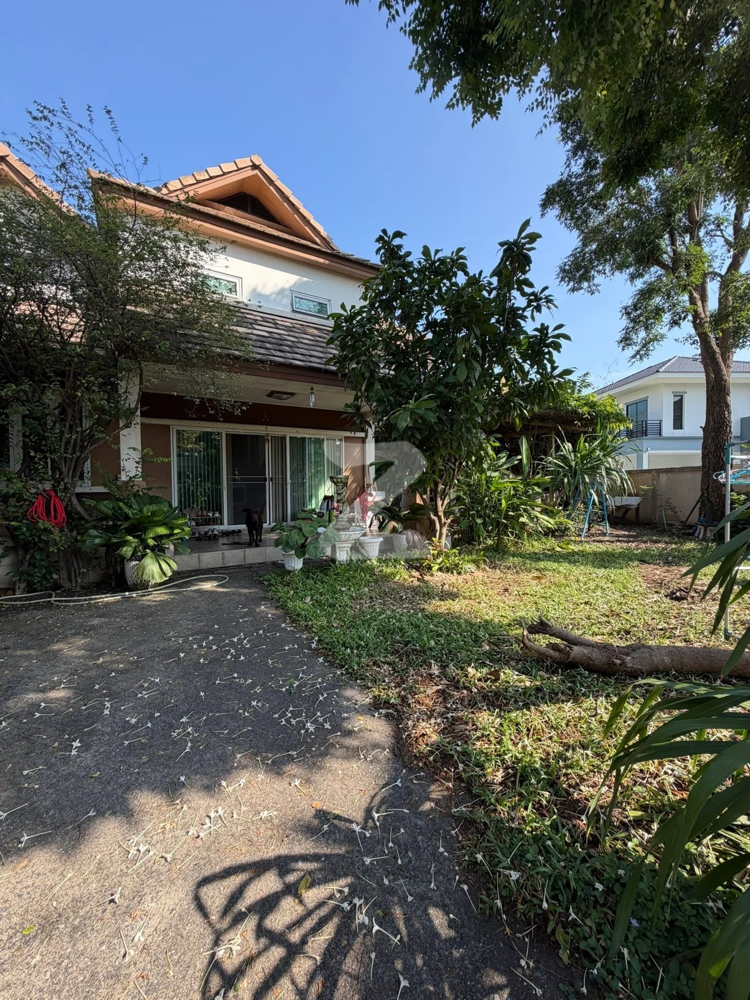 บ้านเดี่ยว หมู่บ้านชวนชื่นการ์เด้นวิลล์ 🌳 เจ้าของยังอยู่บ้านไม่โทรม ✅ ทำเลดี  เดินทางสะดวก ไม่มีปัญหาจอดรถในหมู่บ้าน 🚗✨ : เจ้าของขายเอง (งดรับนายหน้า)