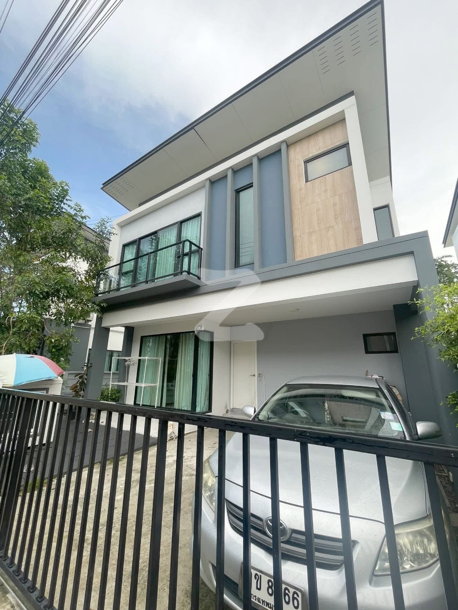 Owner Post ขายบ้านแฝด ECO HAUS วงแหวน-ลำลูกกา ราคา 3.5 ล้านบาท 📍 ที่ตั้ง: ถนนเลียบด่วนลำลูกกา ต.บึงคำพร้อย อ.ลำลูกกา จ.ปทุมธานี : เจ้าของขายเอง (งดรับนายหน้า)