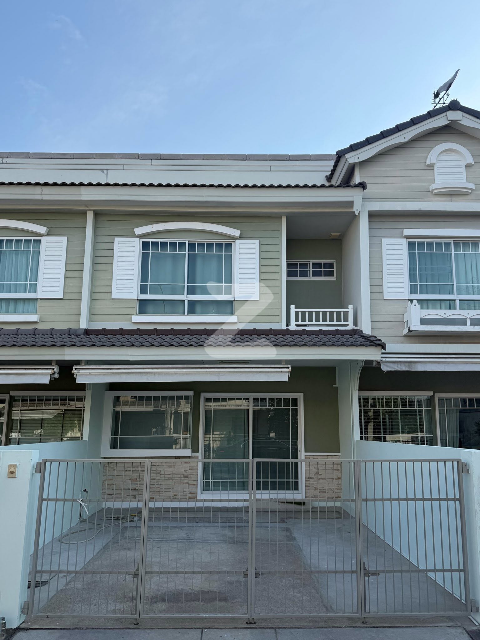 • Indy2 Bangna Km.7 ,อินดี้ 2 บางนา กม.7 • ทาวน์โฮม 2 ชั้น ที่ดิน 18.1 ตร.ว. : เจ้าของขายเอง (งดรับนายหน้า)