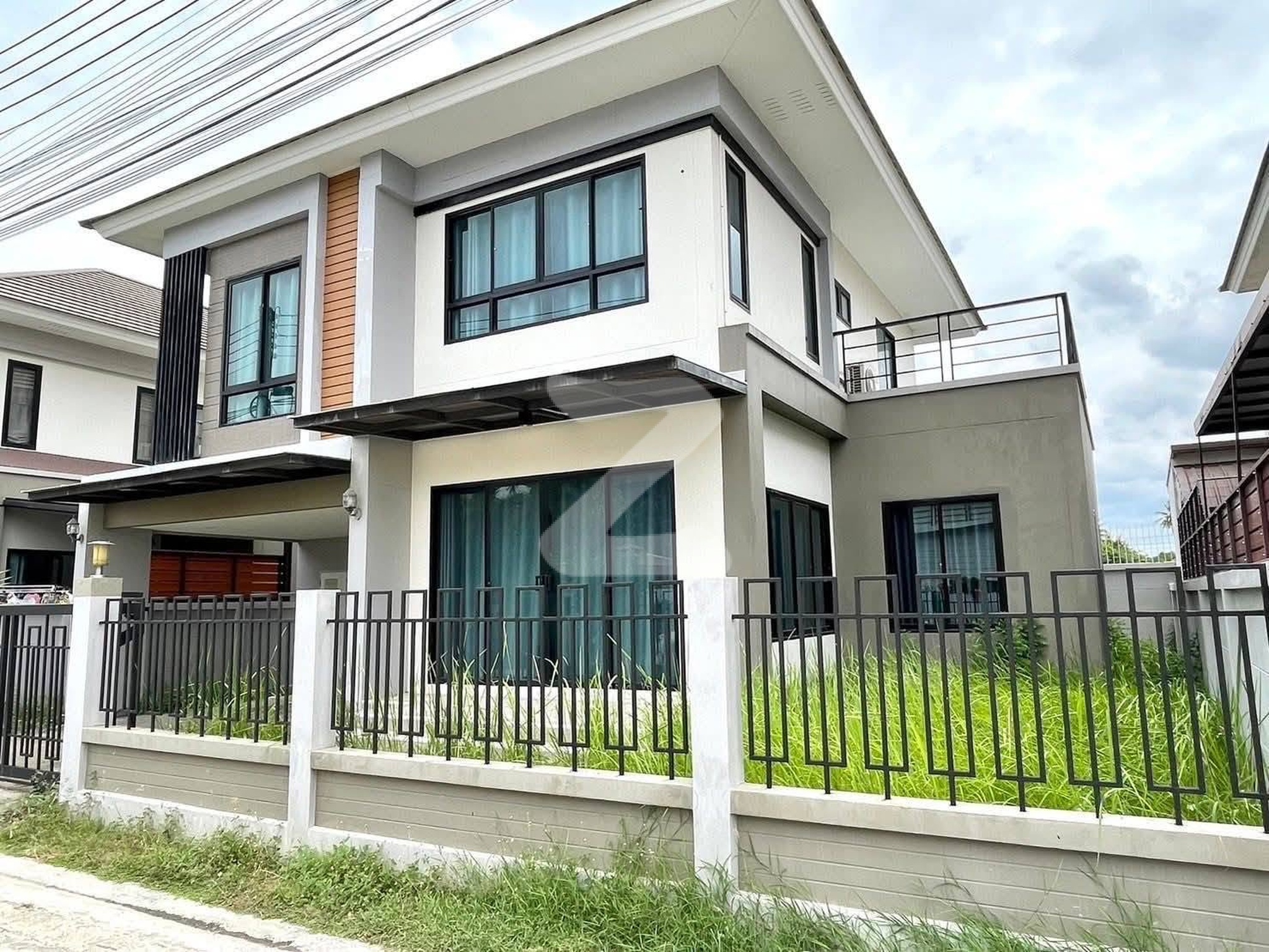 ประกาศขายบ้าน! 🔥 🏡 หมู่บ้านอยู่สบาย 8 – สภาพใหม่เอี่ยม เหมือนมือ 1! : เจ้าของขายเอง (งดรับนายหน้า)