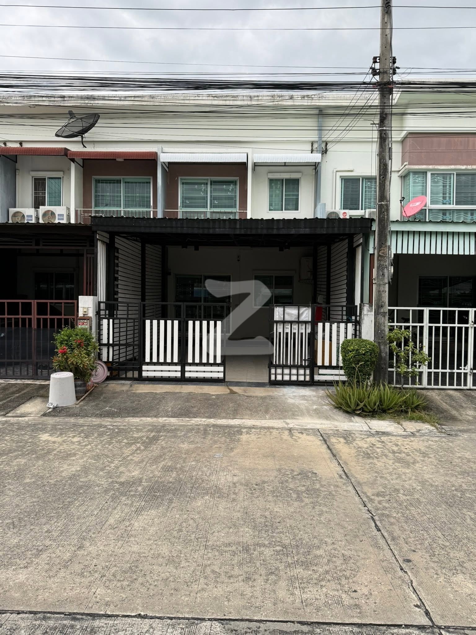 ขายทาวน์เฮ้าส์ 2 ชั้น 📍หมู่บ้านโนโววิวลำลูกกาคลอง2 7/46 เนื้อที่ 20.7 ตรว.                                   : เจ้าของขายเอง (งดรับนายหน้า)
