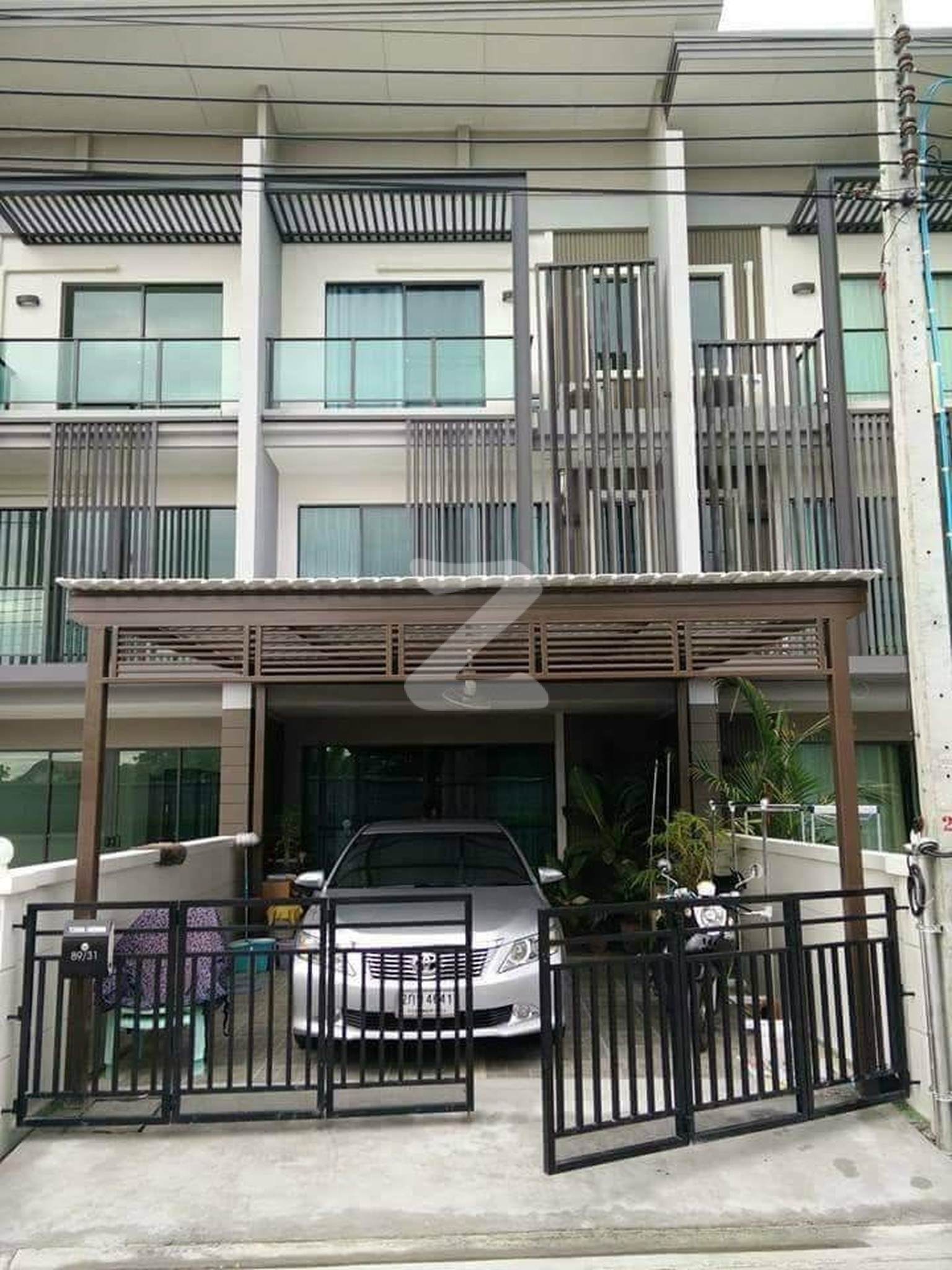 ขายทาวน์โฮม TOWN AVENUE MERGE รัตนาธิเบศร์ แบบ 3 ชั้น 3 ห้องนอน 3 ห้องน้ำ 1 ห้องครัว ขนาด 22 ตร.วา พื้นที่ใช้สอยโดยรวม 170 ตร.ม. : เจ้าของขายเอง (งดรับนายหน้า)