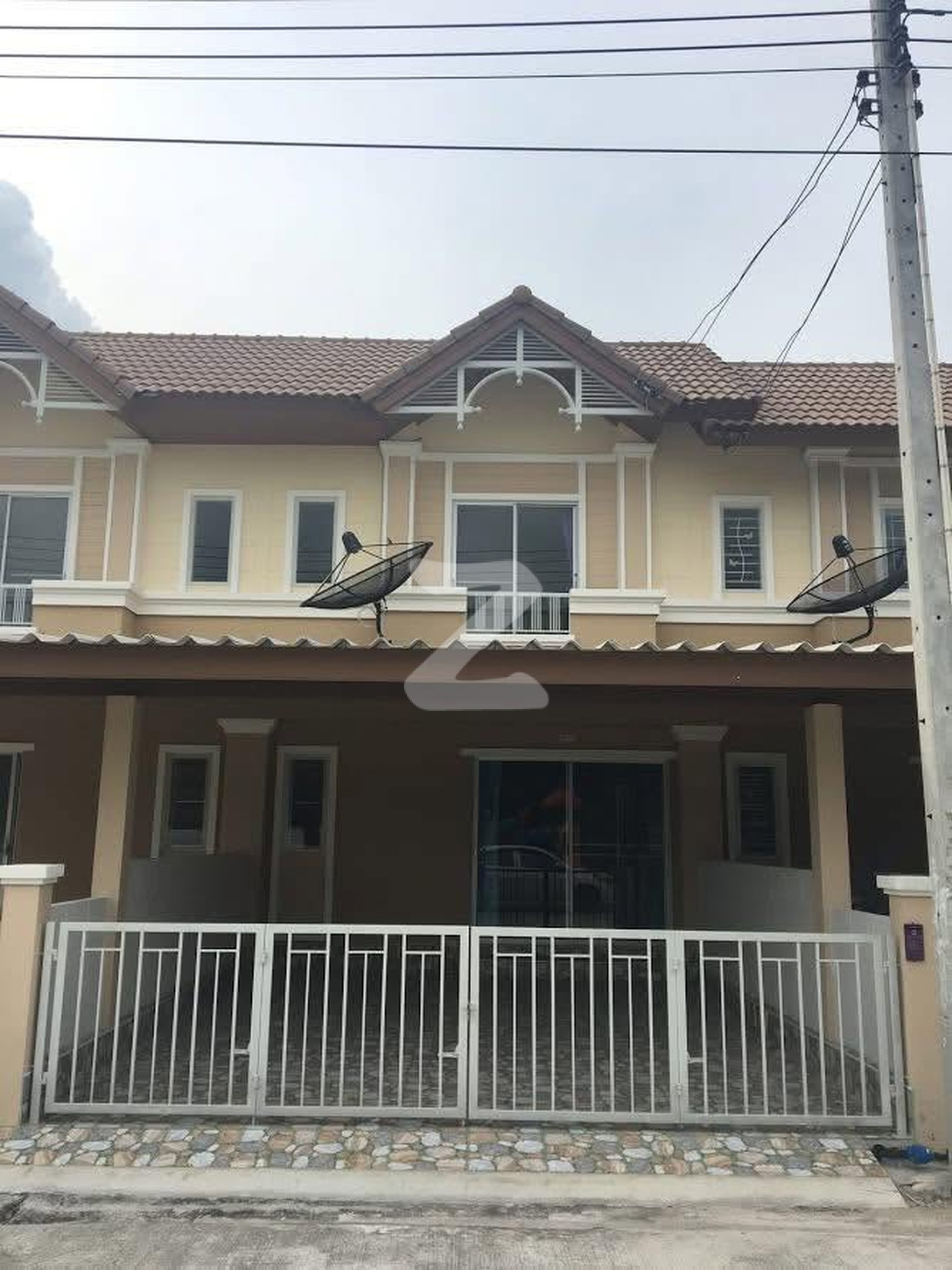 🏡 ขายทาวน์เฮ้าส์ 2 ชั้น หมู่บ้านวนัญญากรีนเพลส พานทอง ชลบุรี บ้านสภาพดี ต่อเติมครบ พร้อมอยู่     : เจ้าของให้เช่าเอง (งดรับนายหน้า)