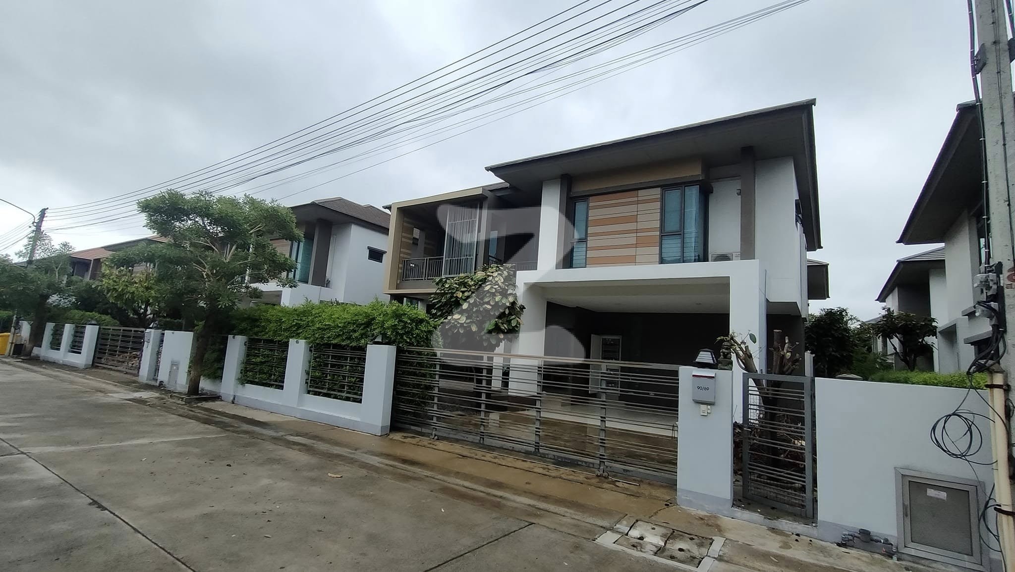 บ้านเดี่ยวให้เช่า (เจ้าของปล่อยเช่าเอง) ⭐ม.ธนาภิรมย์ นวนคร มีความเป็นส่วนตัวสูง ตัวบ้านขนาด 78 ตรว. เฟอร์นิเจอร์มีให้ครบ ติดแอร์ทั้งหลัง ห้องครัวมีครบ : เจ้าของให้เช่าเอง (งดรับนายหน้า)