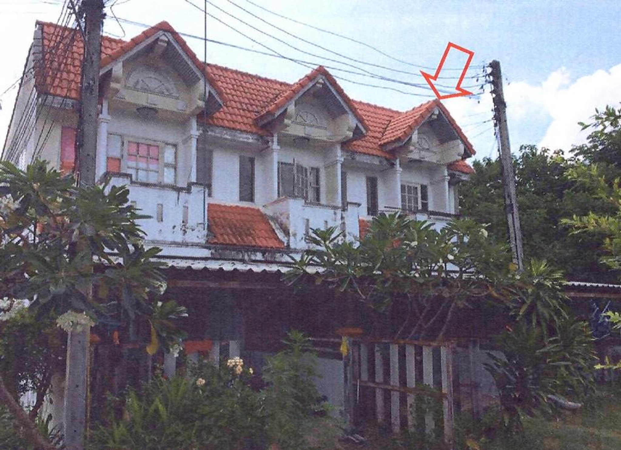 ทรัพย์สถาบันโดย อาคารสงเคราะห์ ทาวน์เฮาส์  จอมบึง ราชบุรี
