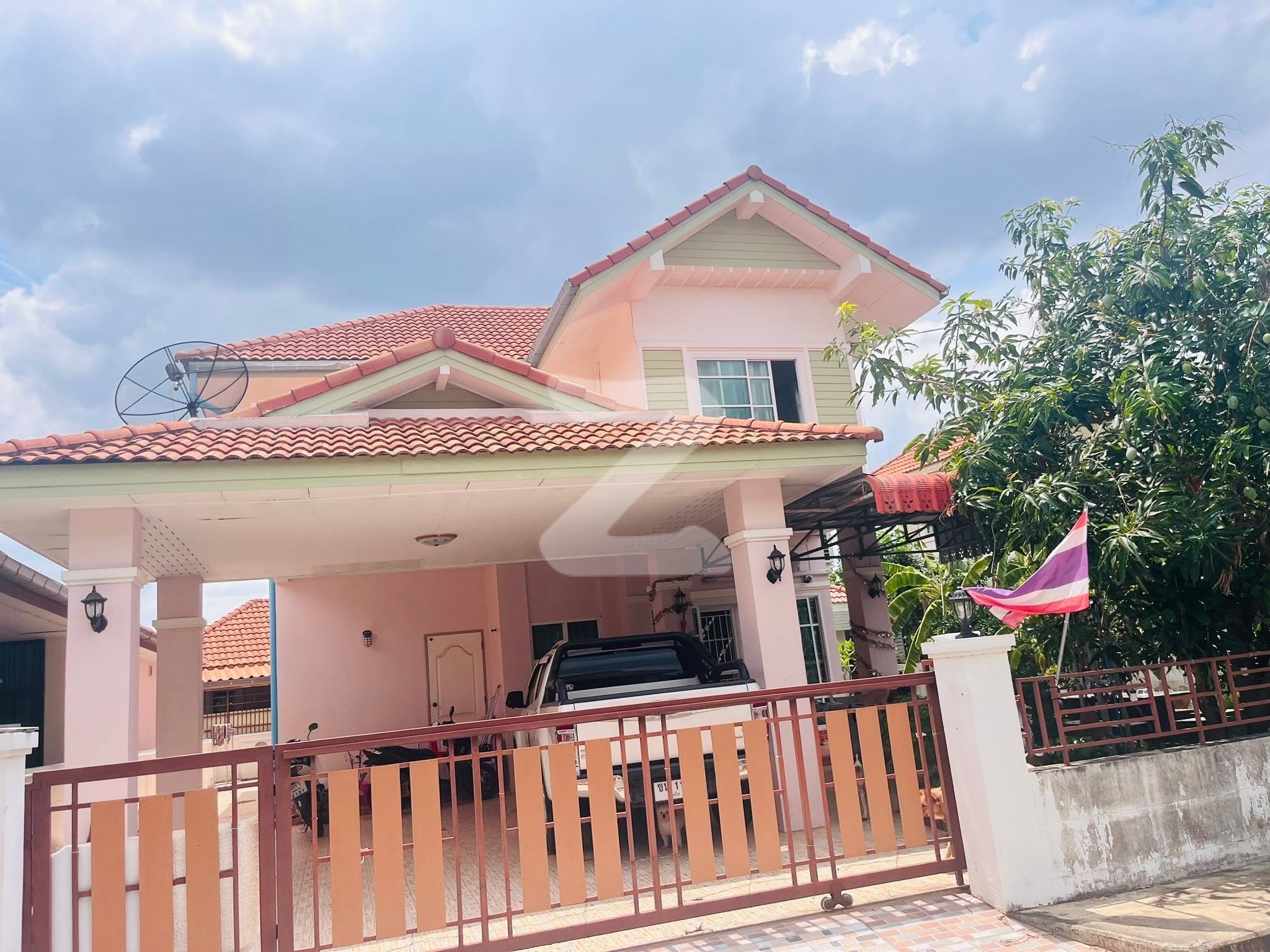 ขายบ้าน หมู่บ้านวราสิริมิงเมืองใกล้ริมบึงแก่นนคร เนื้อที 98 ตารางวา (392)ตารางเมตร                : เจ้าของขายเอง (งดรับนายหน้า)