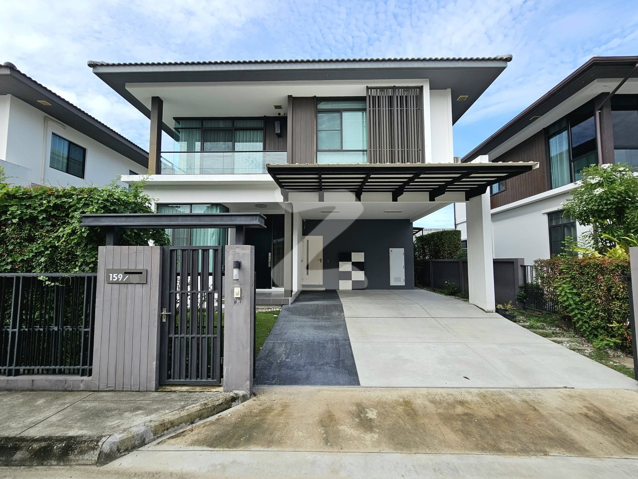 ขายบ้านเดี่ยว 3 ห้องนอน 3 ห้องน้ำ น่าอยู่ สภาพดี โครงการมัณฑนา (ศรีนครินทร์-บางนา)                        : เจ้าของขายเอง (งดรับนายหน้า)