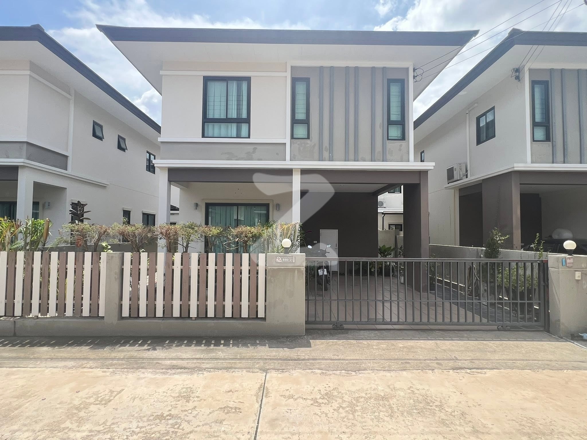 🏡 #ขายบ้านเดี่ยวสองชั้น  💸ราคา2,800,000฿ ขายด่วน💸 🤵‍♂️เจ้าของบ้านขายเองต่อรองได้ครับ 📍โครงการทรัพย์ธานี เซ็ลทรัลวิลล์ อ.เมืองระยอง : เจ้าของขายเอง (งดรับนายหน้า)