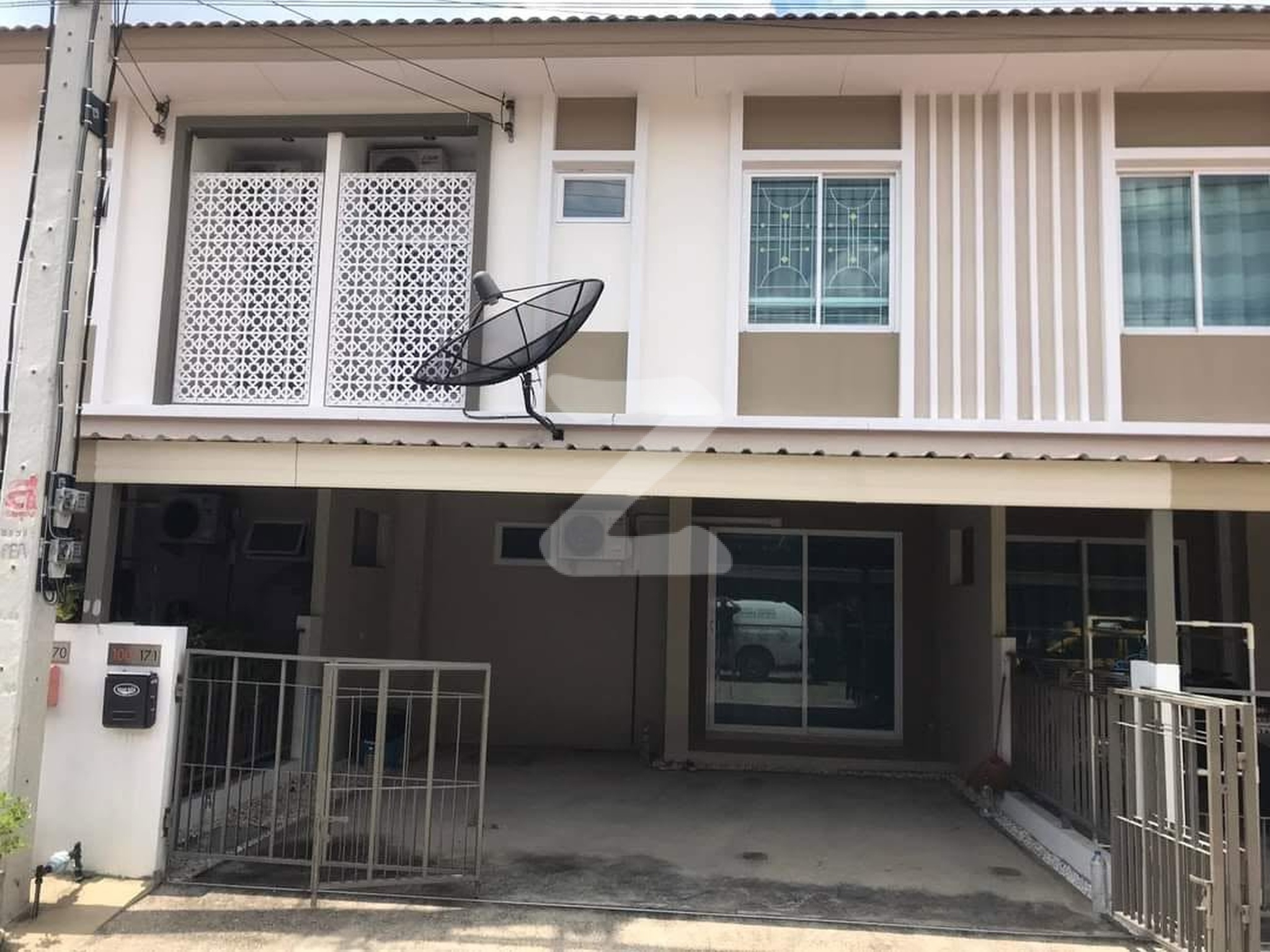หมู่บ้านไอลีฟทาวน์ รังสิตคลอง3 อยู่ติดถนนใหญ่ ติดกับสวนสนุกดรีมเวิลด์                             : เจ้าของให้เช่าเอง (งดรับนายหน้า)