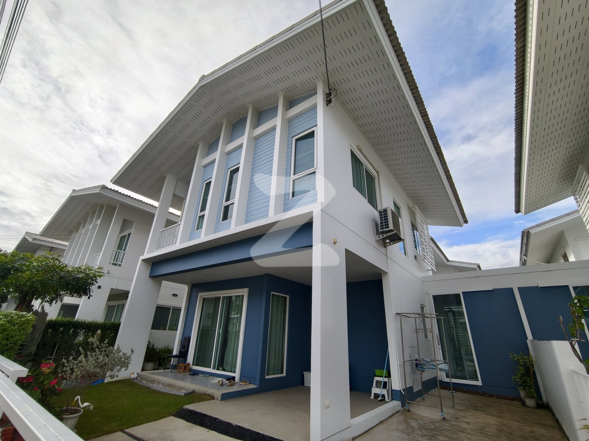 ขายบ้านครับ เจ้าของขายเอง สภาพสวยเหมือนใหม่มาก ตัวบ้านไม่มีทรุด พื้นที่ 38.5 ตารางวา : เจ้าของขายเอง (งดรับนายหน้า)