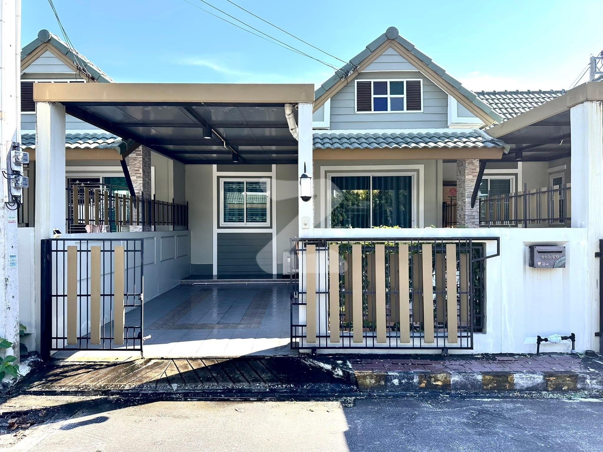 🏡 (เจ้าของขายเอง) ขายบ้าน ทาวน์โฮม ทำเลดี📍หมู่บ้านณฐาวดีวิลเลจ ศรีราชา-หนองยายบู่ พร้อมอยู่ : เจ้าของขายเอง (งดรับนายหน้า)