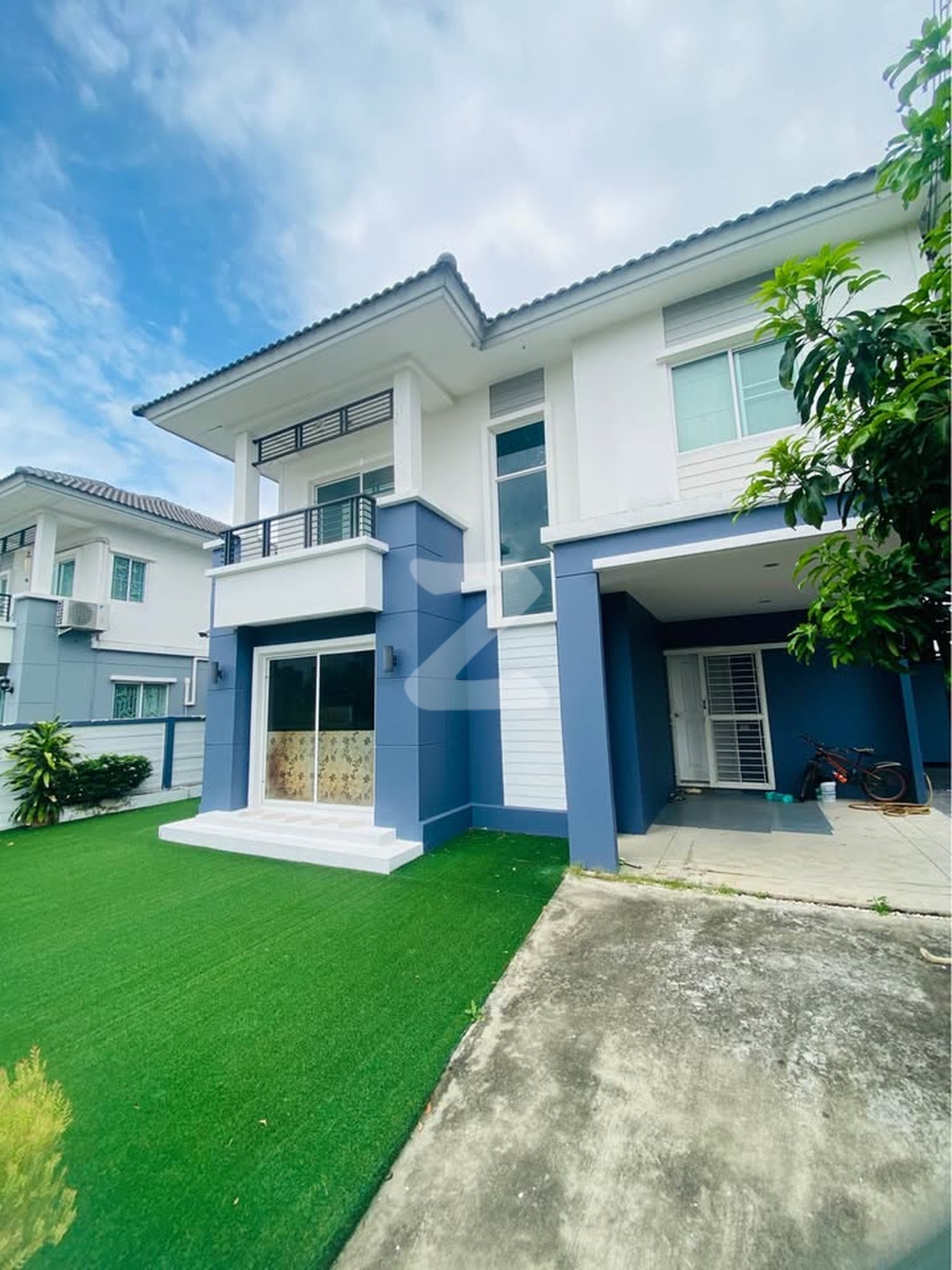 🏡 บ้านเดี่ยวหลังใหญ่ ทำเลดี เจ้าของขายเอง! พร้อมเข้าอยู่ บรรยากาศเงียบสงบ บ้านท้ายโครงการ ติดถนนหลัก เดินทางสะดวก  💥 เพียง 3.2 ล้านบาท : เจ้าของขายเอง (งดรับนายหน้า)