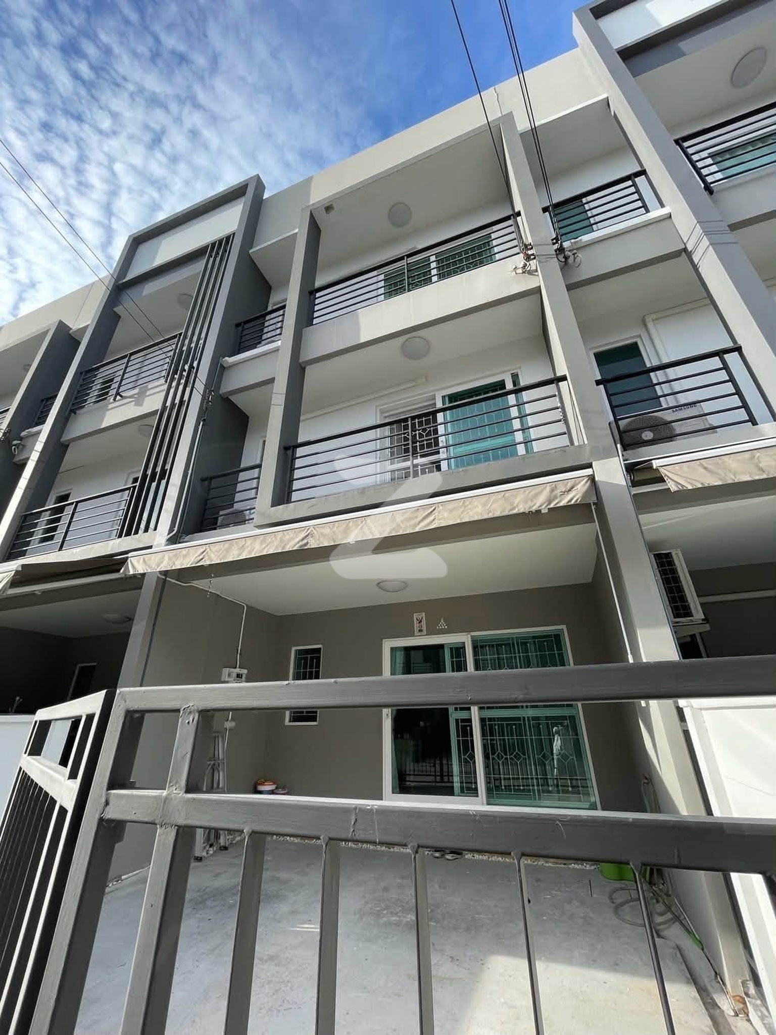 🏡 บ้านพร้อมอยู่ เฟอร์ครบทั้งหลัง ไม่ต้องซื้อเพิ่ม! 🥳 ทาวน์โฮม 3 ชั้น บ้านกลางเมือง สวนหลวง — เจ้าของปล่อยเอง : เจ้าของให้เช่าเอง (งดรับนายหน้า)