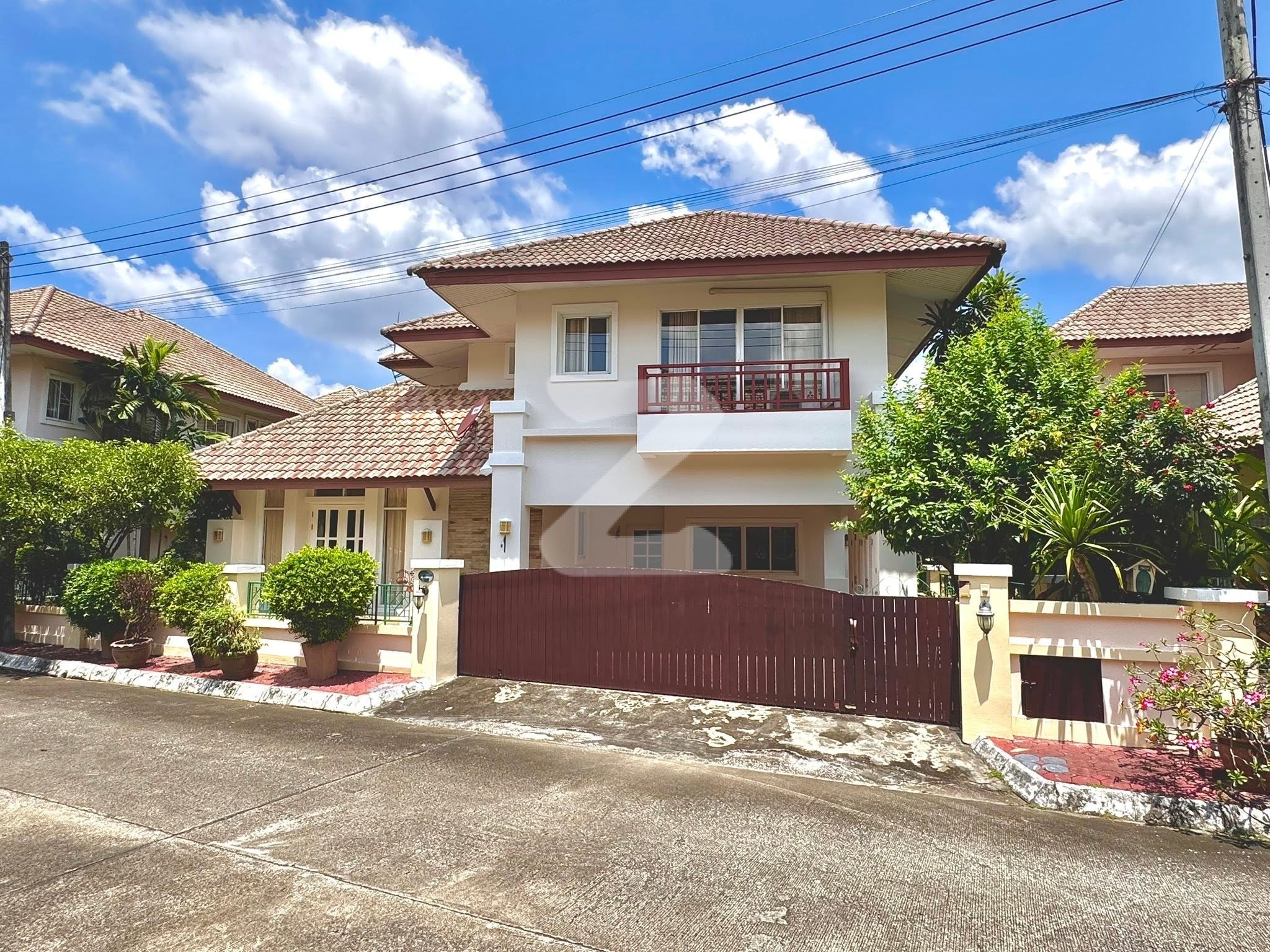 🏡 ขายบ้านอยู่เองในหมู่บ้านกุลพันธ์วิลล์ 10 (แยกพรอม) ต.ไชยสถาน อ.สารภี จ.เชียงใหม่ - ที่ดิน 83 ตรว : เจ้าของขายเอง (งดรับนายหน้า)