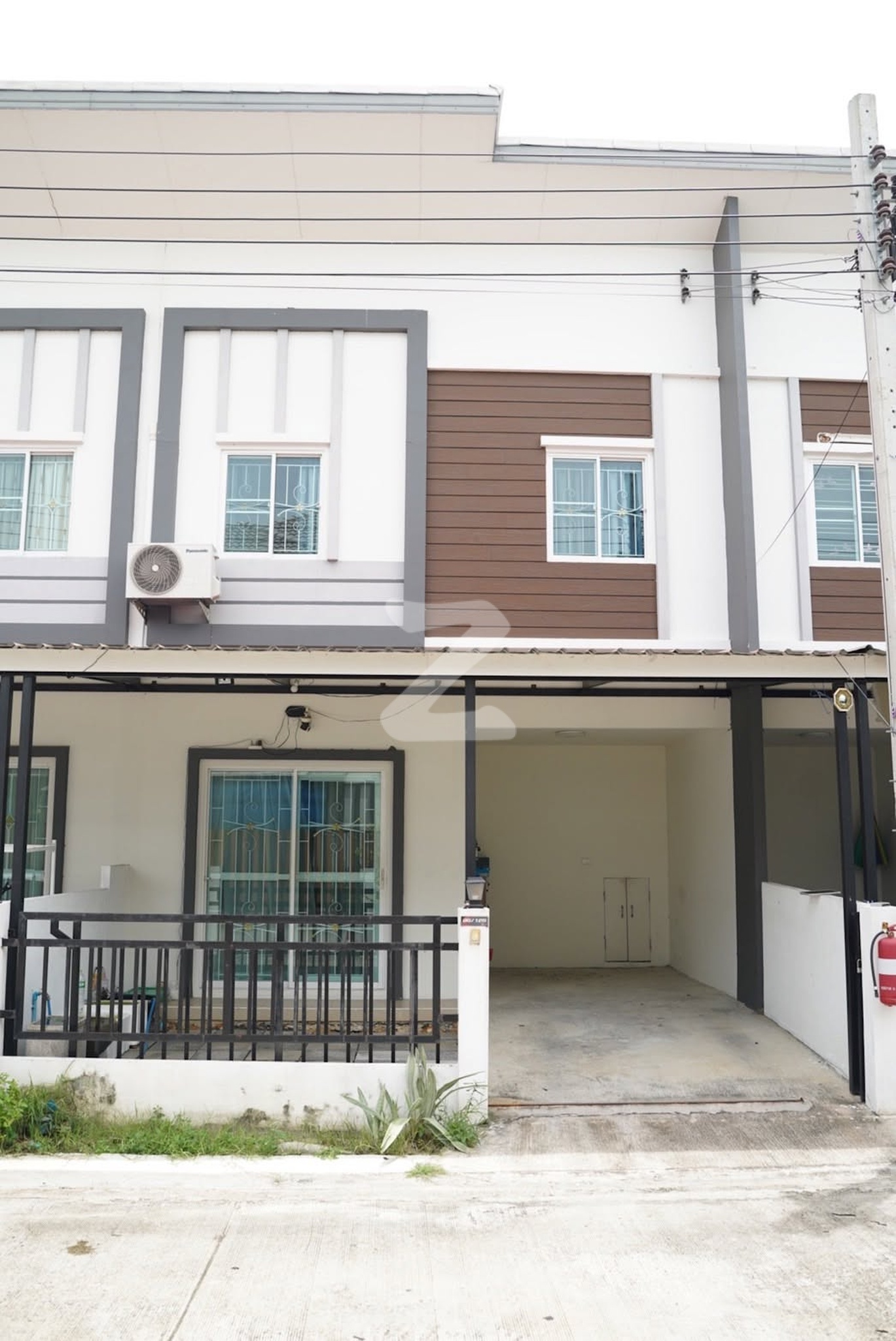 ขายทาวน์โฮม หมู่บ้านไลโอ อีลิท กาญจนาภิเษก-เวสต์เกต คลองถนน 🏘🏡🏠เจ้าของขายเอง ทาวน์โฮม 2 ชั้น ไลโอ อีลิท กาญจนาภิเษก-เวสต์เกต คลองถนน #พร้อมอยู่ : เจ้าของขายเอง (งดรับนายหน้า)