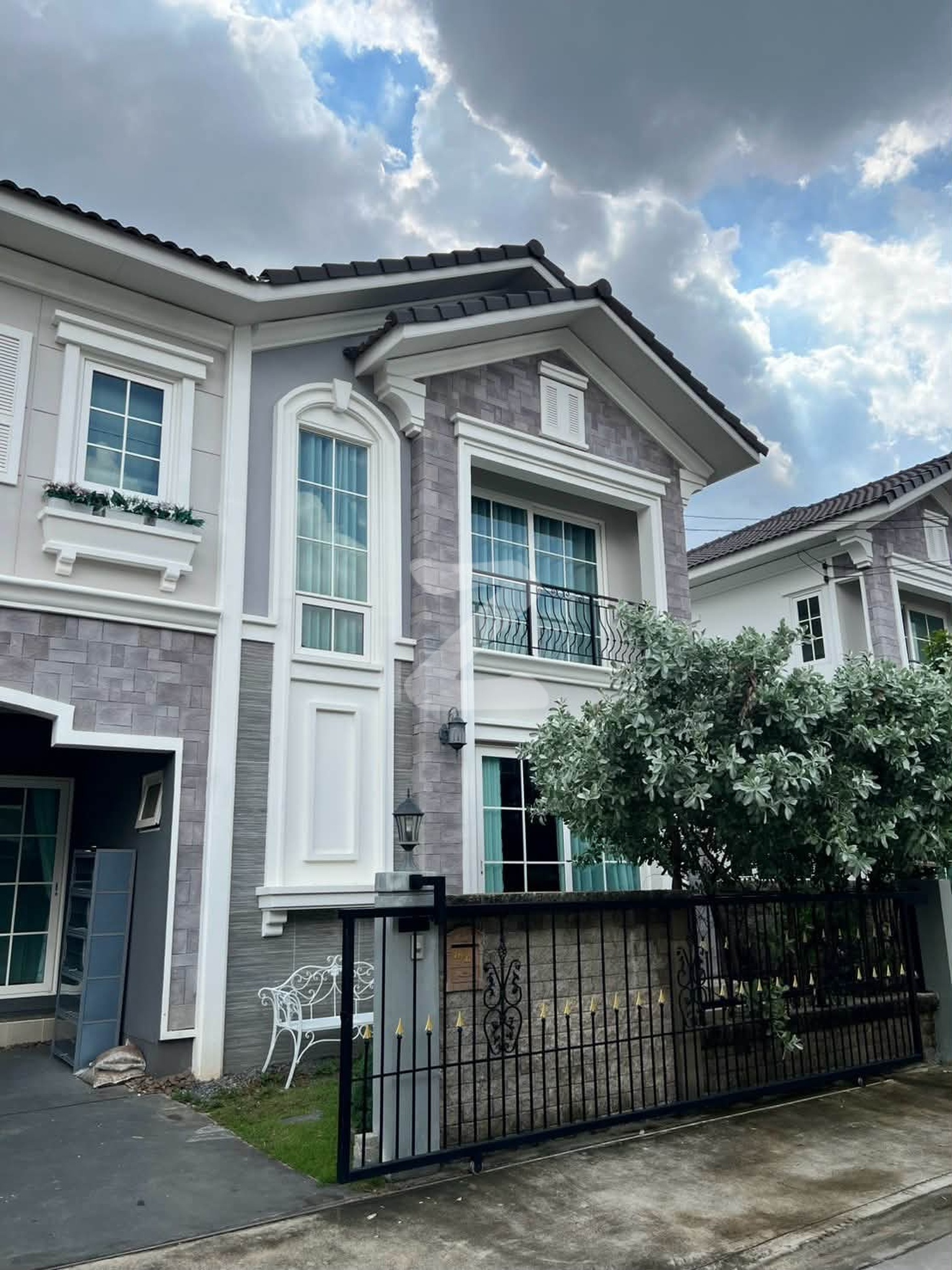 ให้เช่า โกลเด้น นีโอ บางนา-สวนหลวง 4 ห้องนอน 151 ตร.ม. ชั้น 2 เจ้าของปล่อยเช่าเอง : เจ้าของให้เช่าเอง