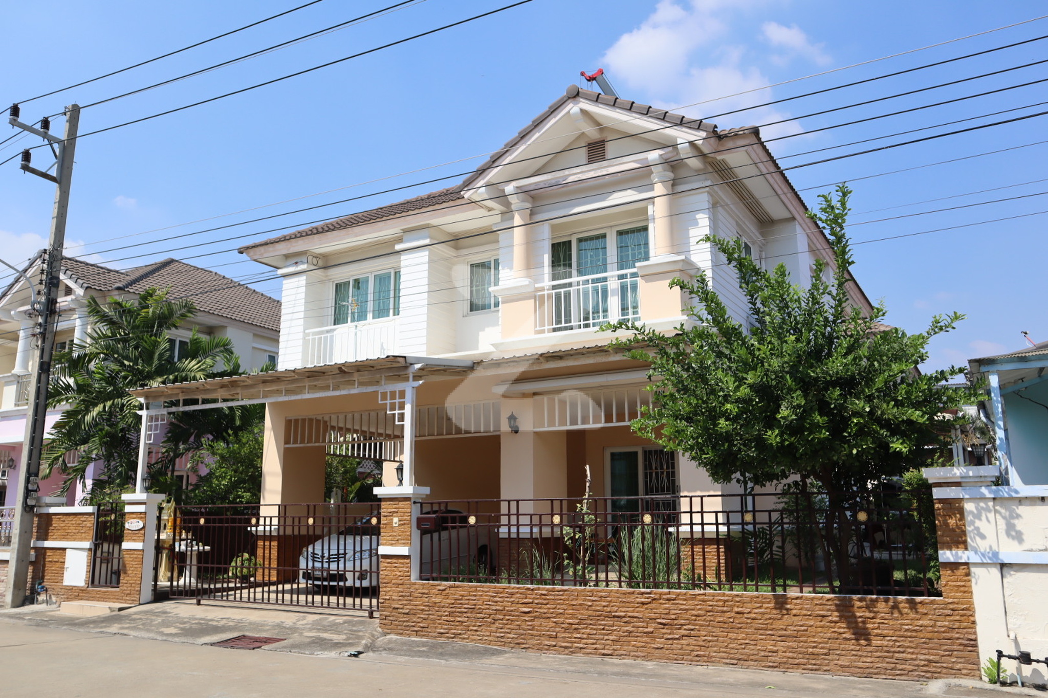 บ้านเดี่ยว 4 ห้องนอน 3 ห้องน้ำ 60 ตรว. หมู่บ้านติดถนนใหญ่พุทธมณฑลสาย 4 (เจ้าของขายเอง) : เจ้าของขายเอง