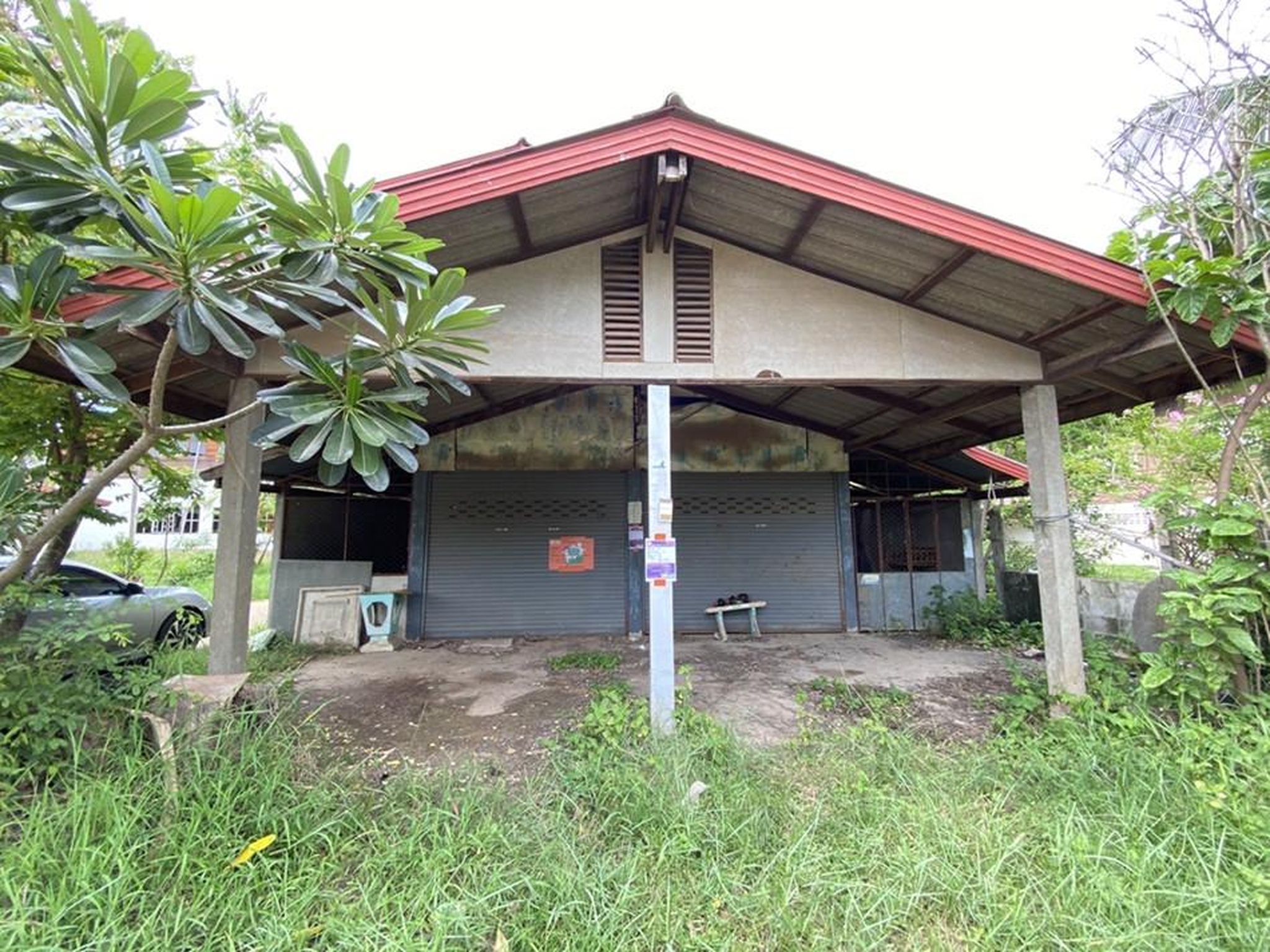 ทรัพย์สถาบันโดย อาคารสงเคราะห์ บ้านเดี่ยว  ถนนโชคชัย-เดชอุดม