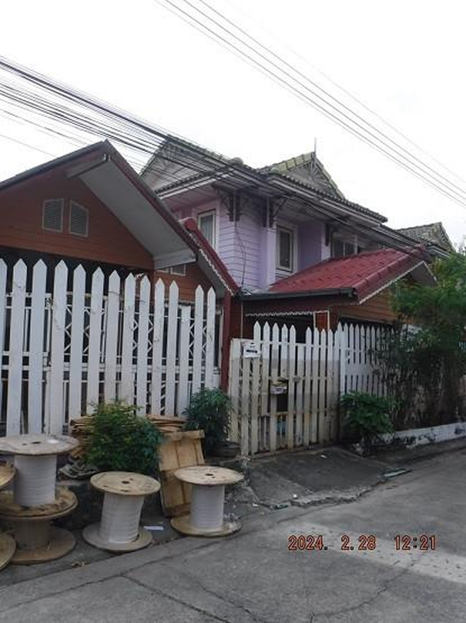 ทรัพย์สถาบันโดย อาคารสงเคราะห์ บ้านแฝด พฤกษา 13..