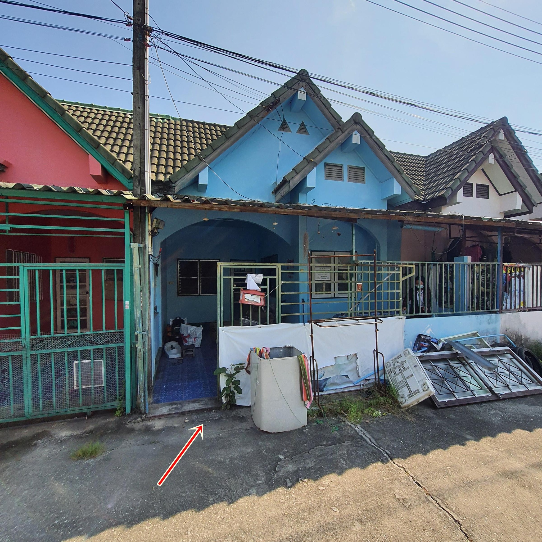 ทรัพย์สถาบันโดย อาคารสงเคราะห์ ทาวน์เฮาส์ โชคดีวิลเลจ