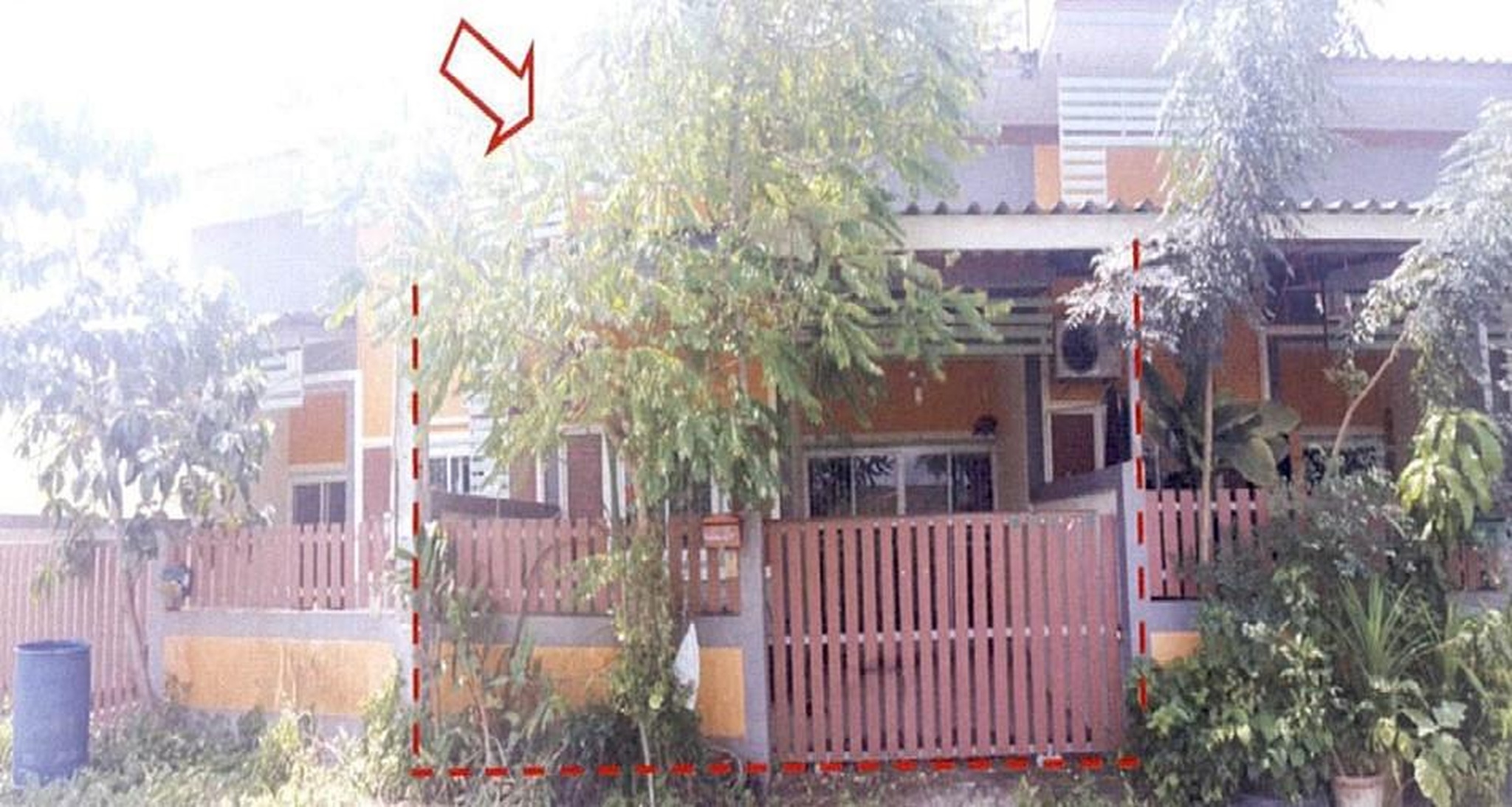 ทรัพย์สถาบันโดย อาคารสงเคราะห์ ทาวน์เฮาส์ ปลวกแดง ระยอง