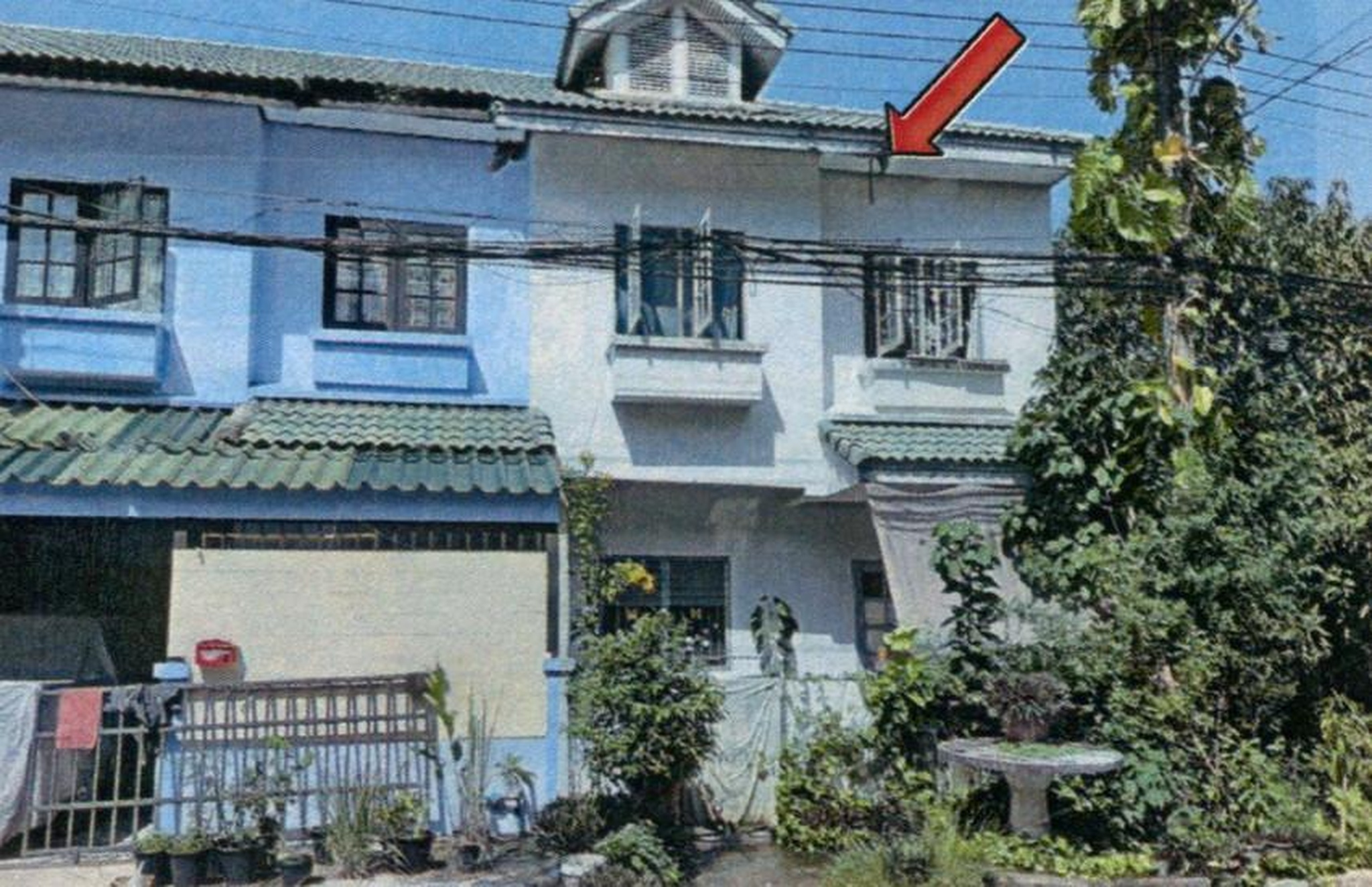 ทรัพย์สถาบันโดย อาคารสงเคราะห์ ทาวน์เฮาส์ นริศรา.