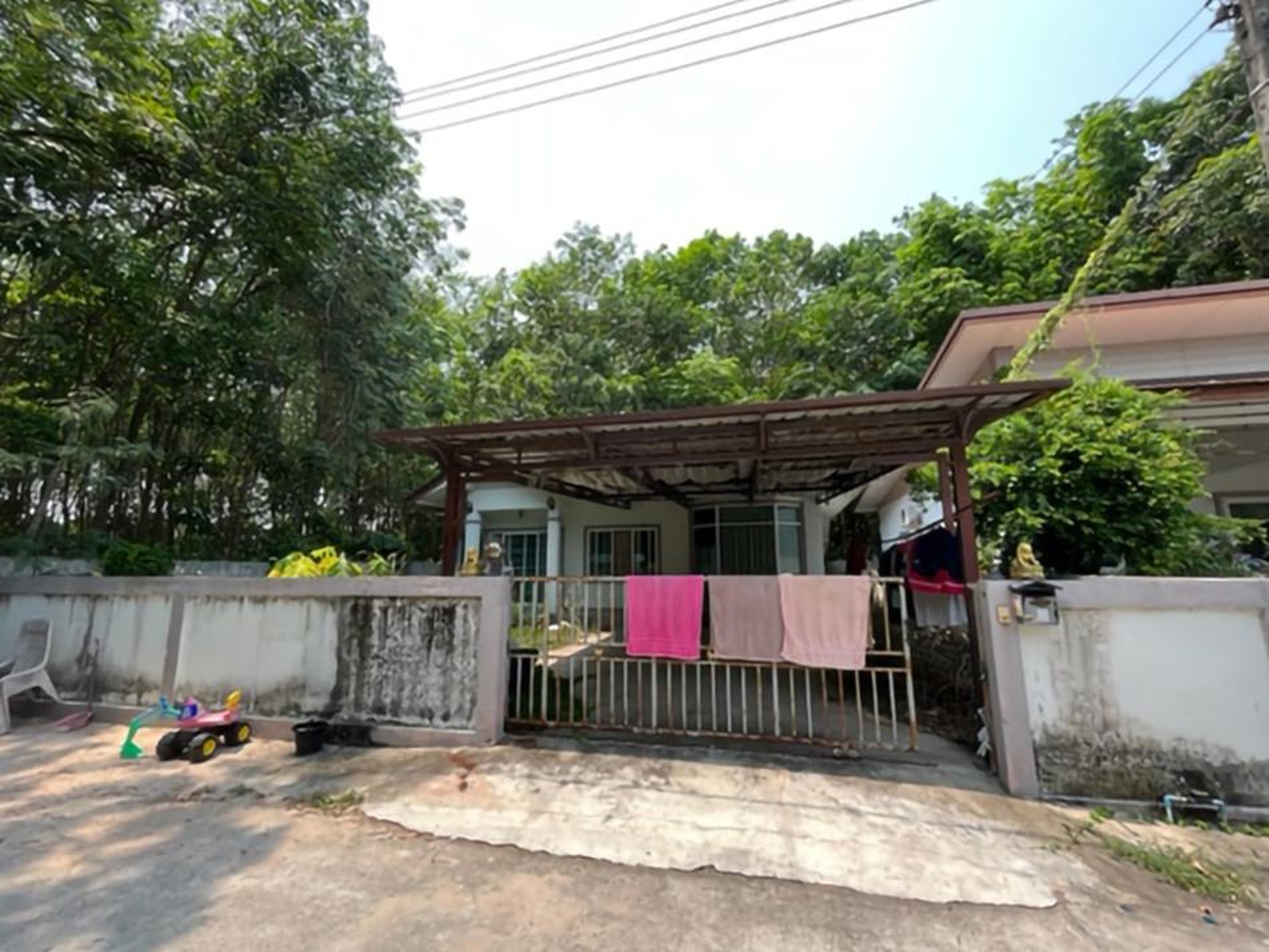 ทรัพย์สถาบันโดย ธอส. บ้านเดี่ยว ประชาชน.
