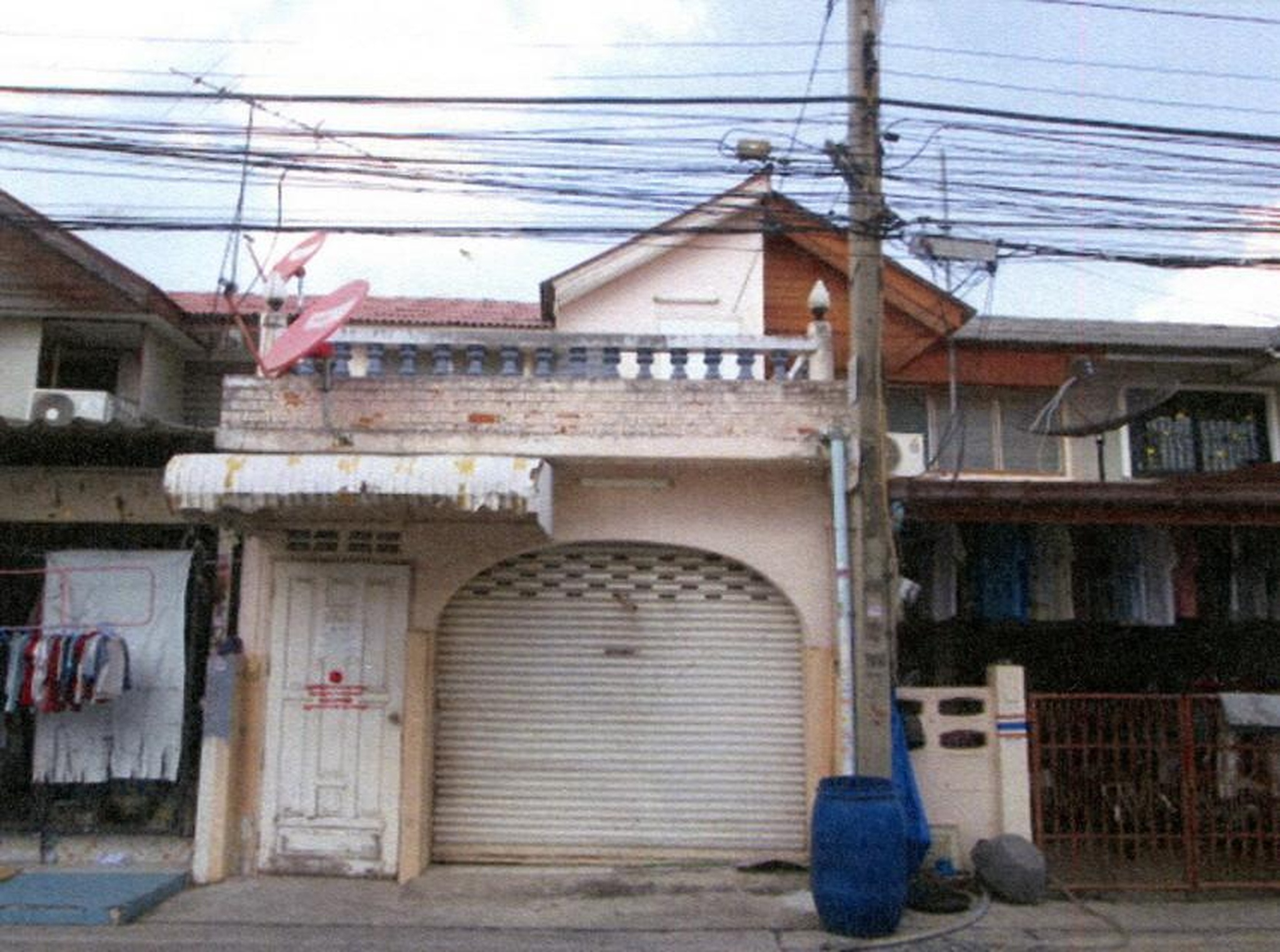 ทรัพย์สถาบันโดย ธอส. ทาวน์เฮาส์ ทรายทองนิเวศน์