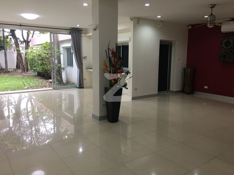 ห้องนั่งเล่น ห้องรับแขก หรือ คนนั่งทานข้าว