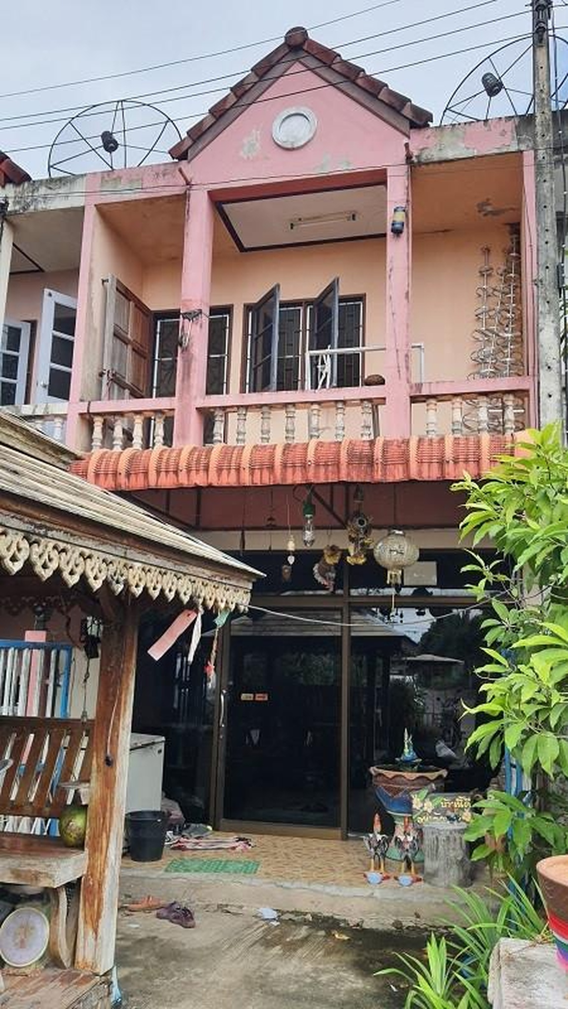 ทรัพย์สถาบันโดย  ธอส  ทาวน์เฮาส์  กาญจนดิษฐ์ สุราษฎร์ธานี