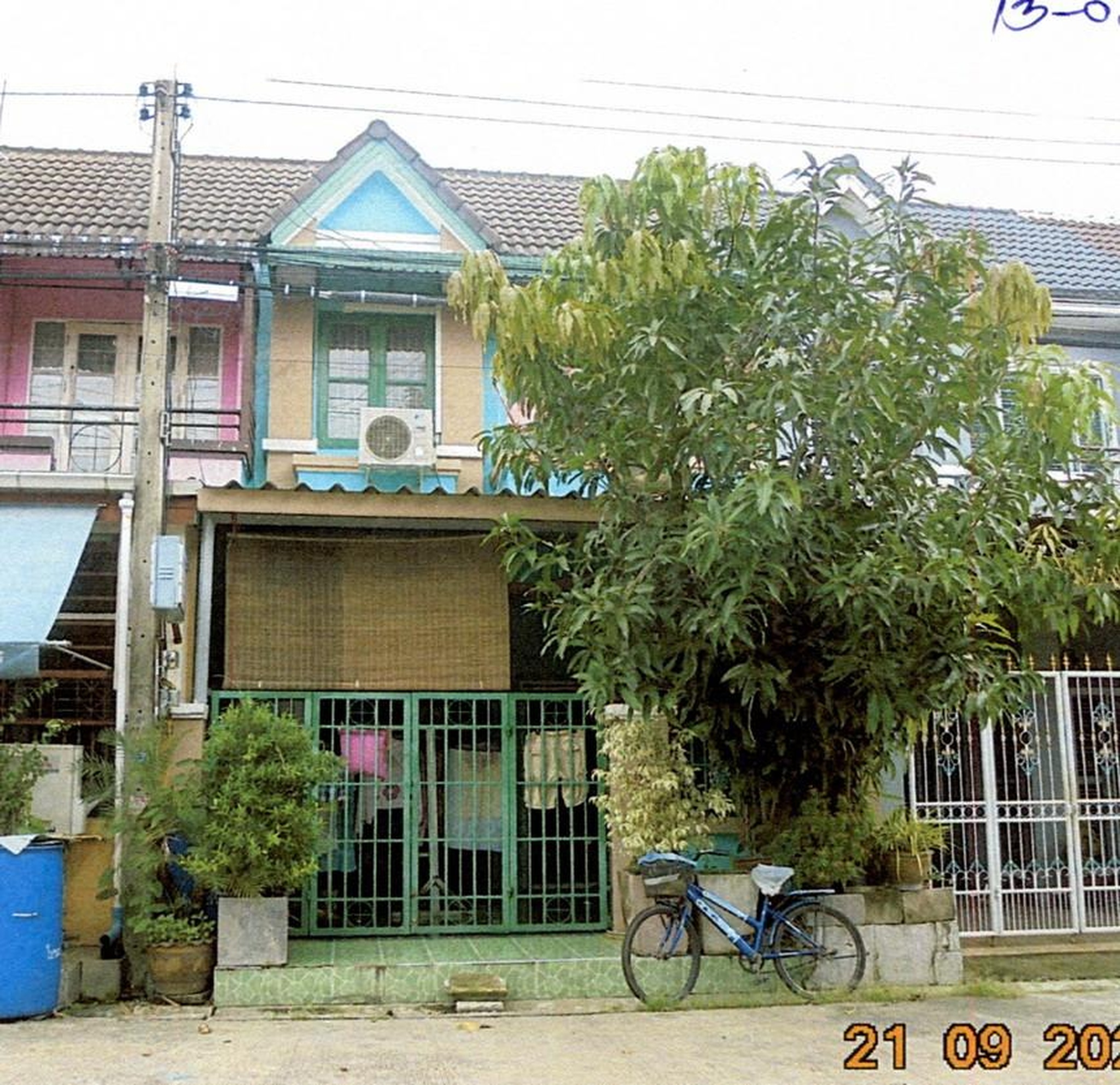 ทรัพย์สถาบันโดย ธอส. ทาวน์เฮาส์ เบญจพฤกษ์