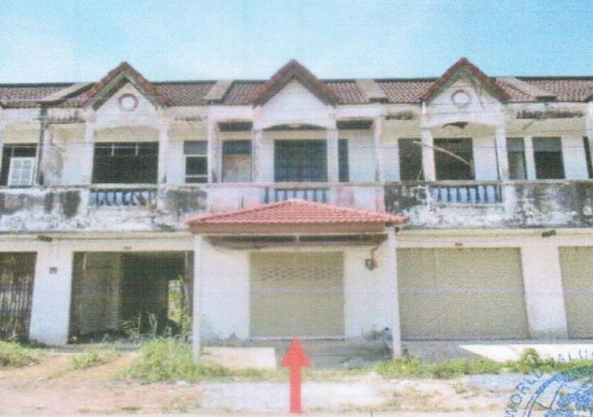 ทรัพย์สถาบันโดย ตึกแถว-อาคารพาณิชย์