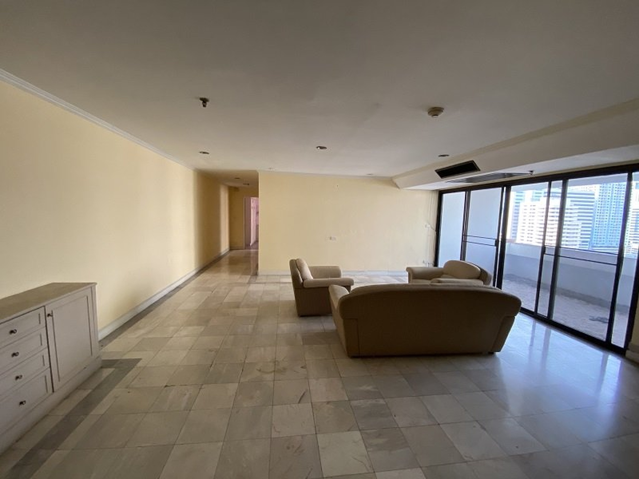 ทรัพย์สถาบันโดย SCB คอนโดติด MRT สุขุมวิท เพรสทิจ ทาวเวอร์ (Prestige Tower)