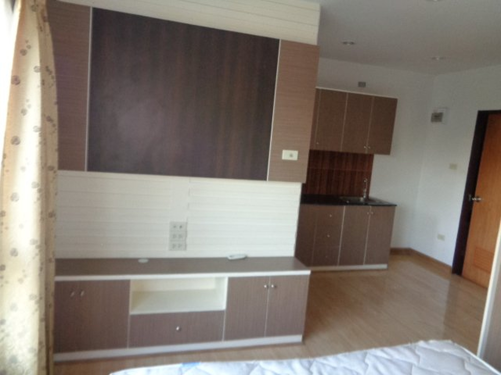 ทรัพย์สถาบันโดย SCB คอนโด เดอะรูม 1 บางแสน (The Room 1 Bangsaen)