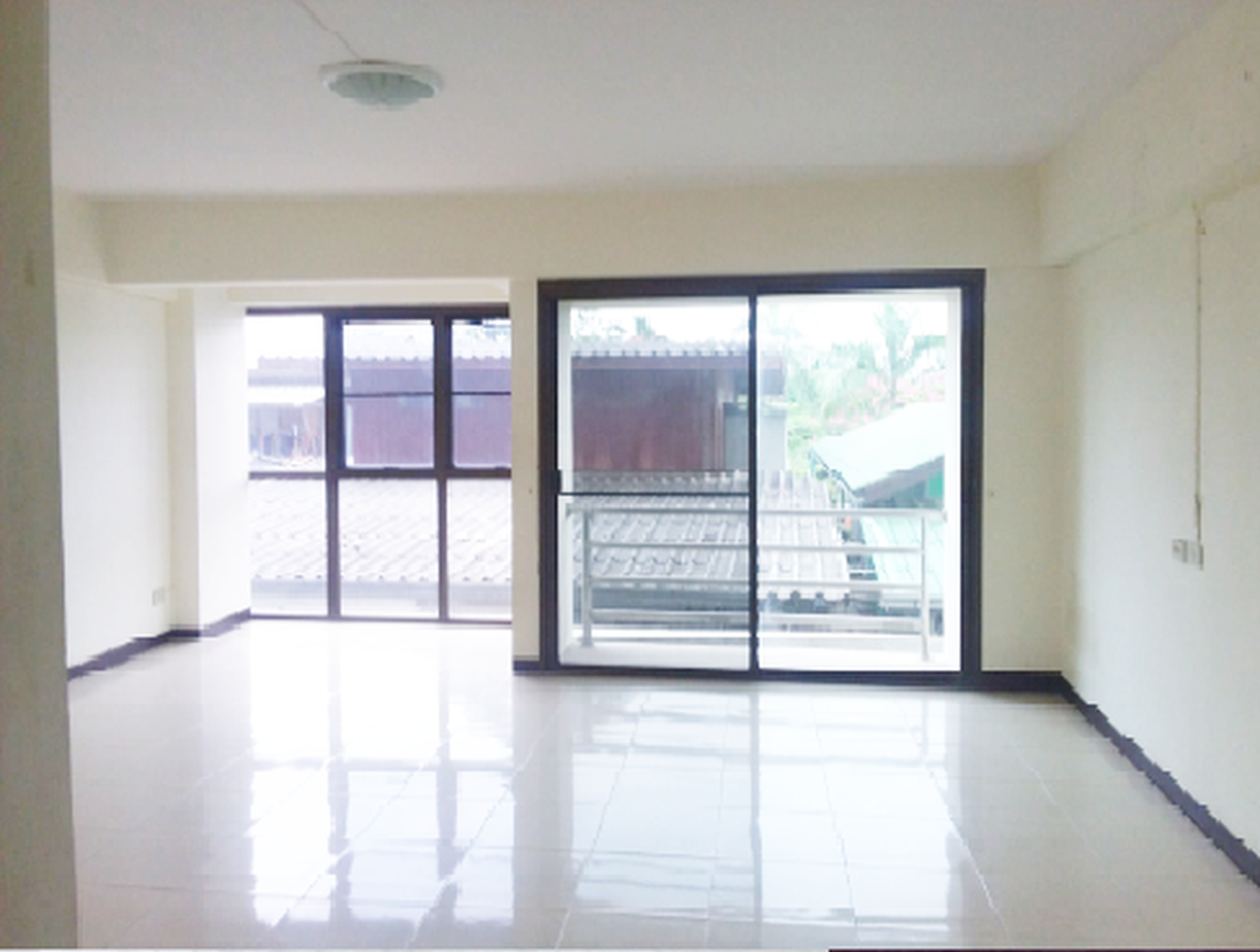 ทรัพย์สถาบันโดย SCB คอนโด ธนาเพลส คอนโด 2 บางแสน (Thana Place Condo 2 Bangsaen)