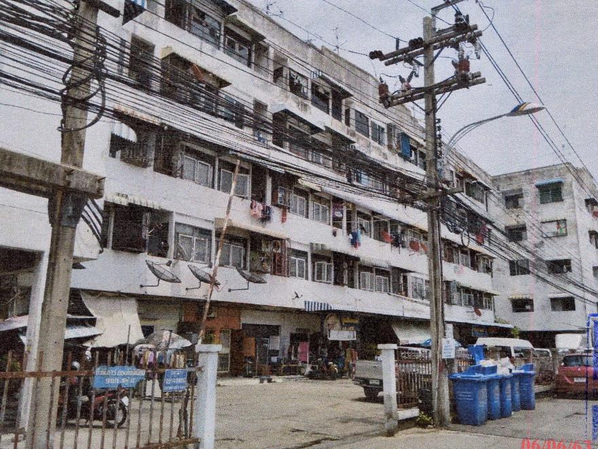 ทรัพย์สถาบันโดย ธอส. คอนโดติด BTS ปู่เจ้า ที.พี.อาร์.คอนโดมิเนียม (T.P.R.Condominium)