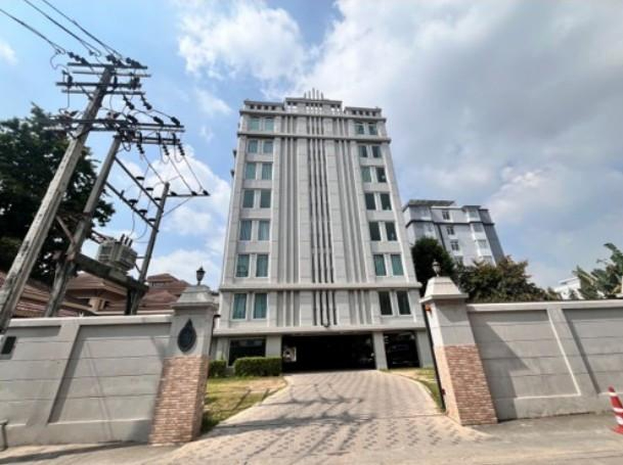 ทรัพย์สถาบันโดย GHB คอนโดติด BTS แบริ่ง แมนฮัตตัน พาร์ค เรสสิเด้นท์เซส (Manhattan Park Residences)