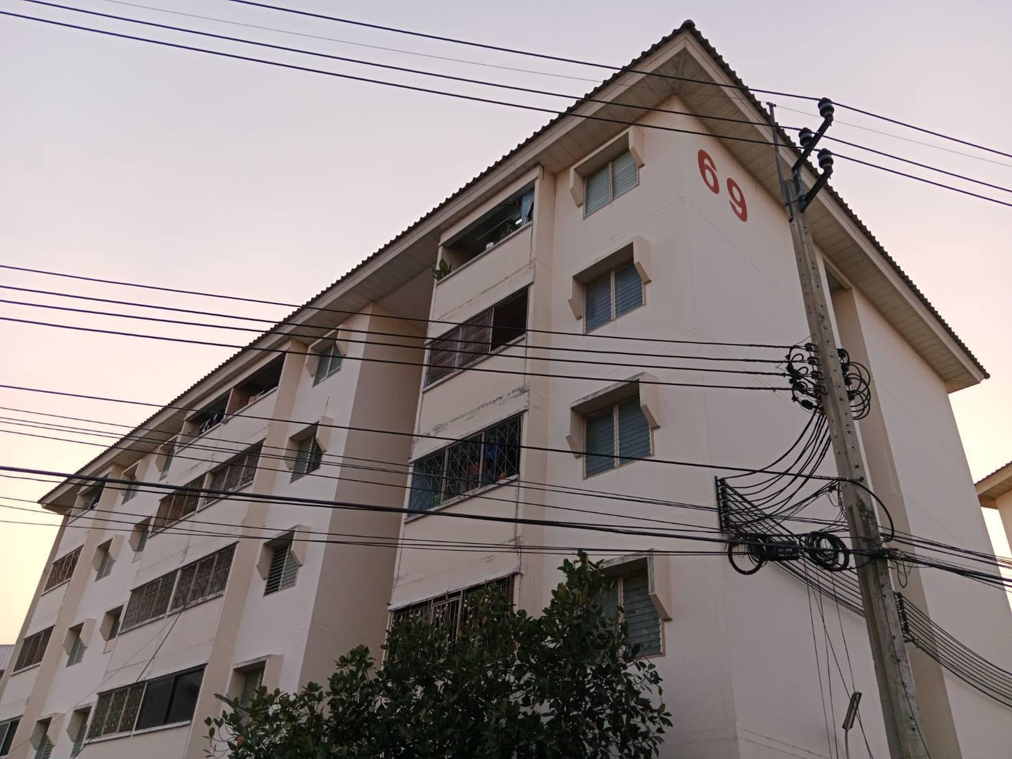 ทรัพย์สถาบันโดย ธอส. คอนโด บ้านเอื้ออาทร นนทบุรี (วัดกู้ 3) (Baan Ua-Athorn Wat Koo 3)