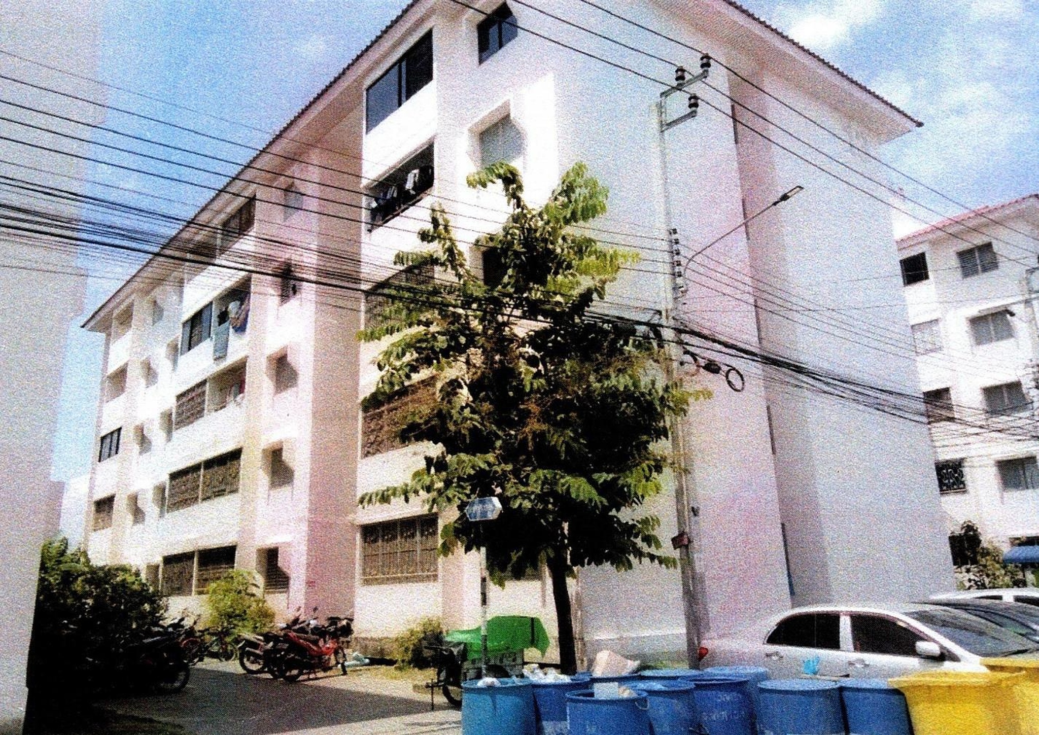 ทรัพย์สถาบันโดย ธอส. คอนโด บ้านเอื้ออาทร สุวรรณภูมิ 1 (วัดศรีวารีน้อย) (Baan Ua-Athorn Wat Sri Waree Noi)