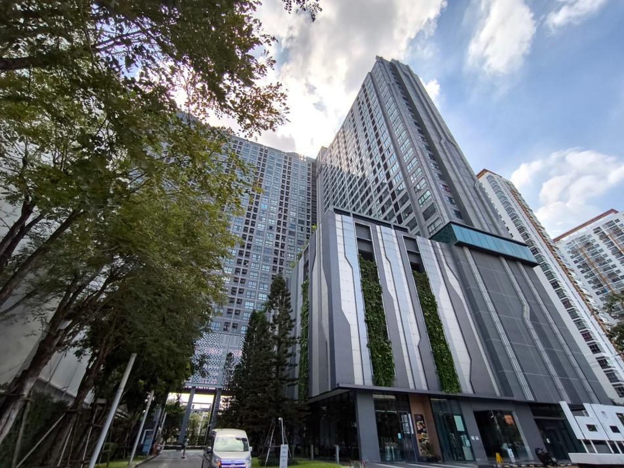 ทรัพย์สถาบันโดย ธอส คอนโด ไอดีโอ สาทร-ท่าพระ (Ideo Sathorn-Thapra)