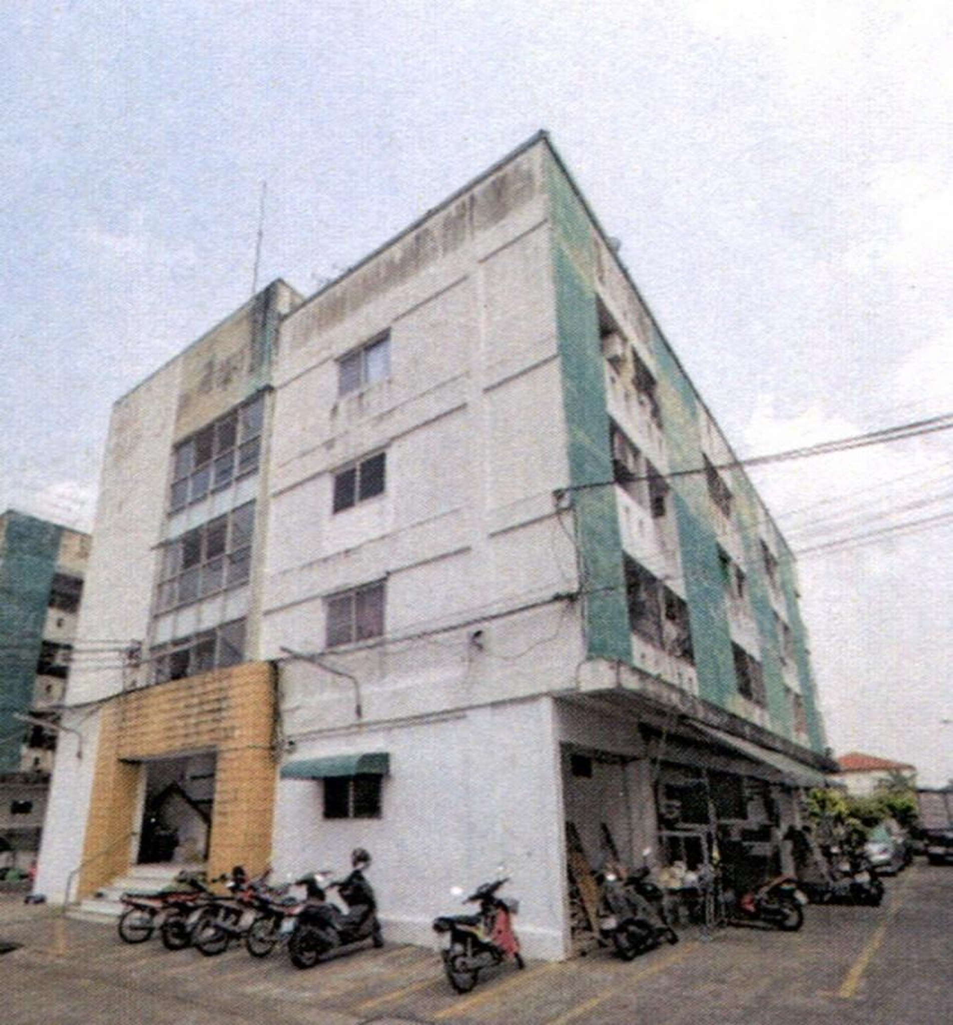ทรัพย์สถาบันโดย ธอส คอนโด โยธินเพลส (Yothin Place)